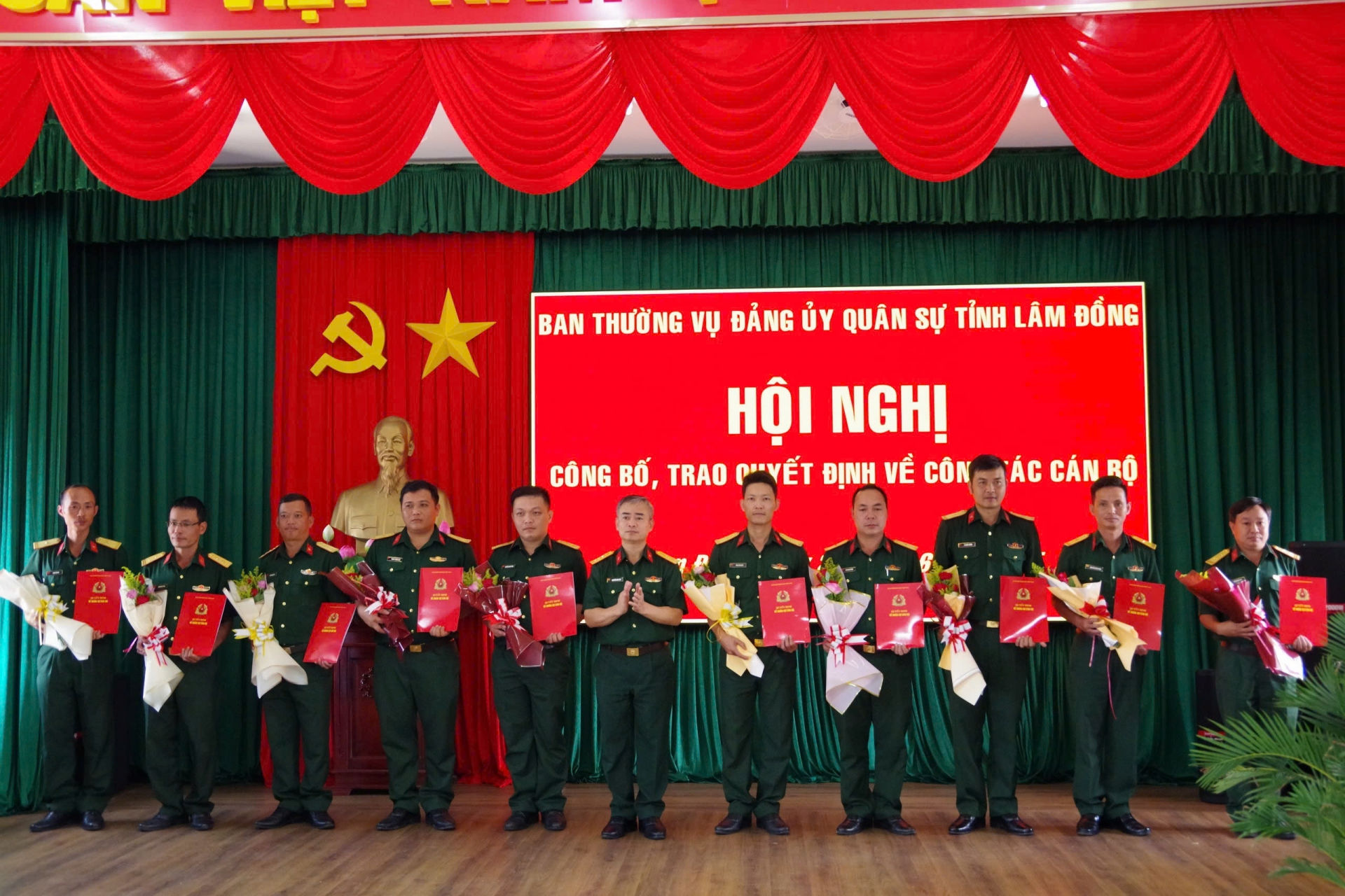 Trao quyết định của Bộ CHQS tỉnh về công tác cán bộ tại Ban Chỉ huy phòng thủ khu vực 3 