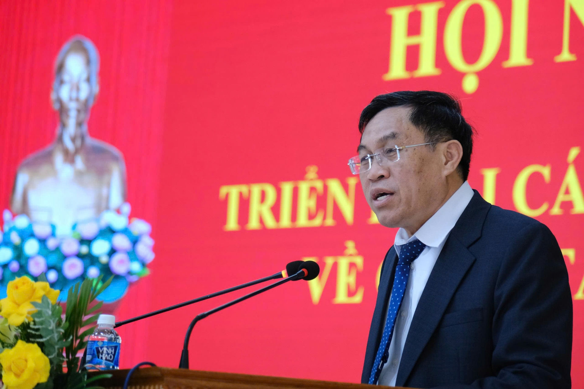 Đồng chí Võ Ngọc Hiệp - Uỷ viên Ban Thường vụ Tỉnh uỷ, Phó Chủ tịch UBND tỉnh Lâm Đồng phát biểu giao nhiệm vụ