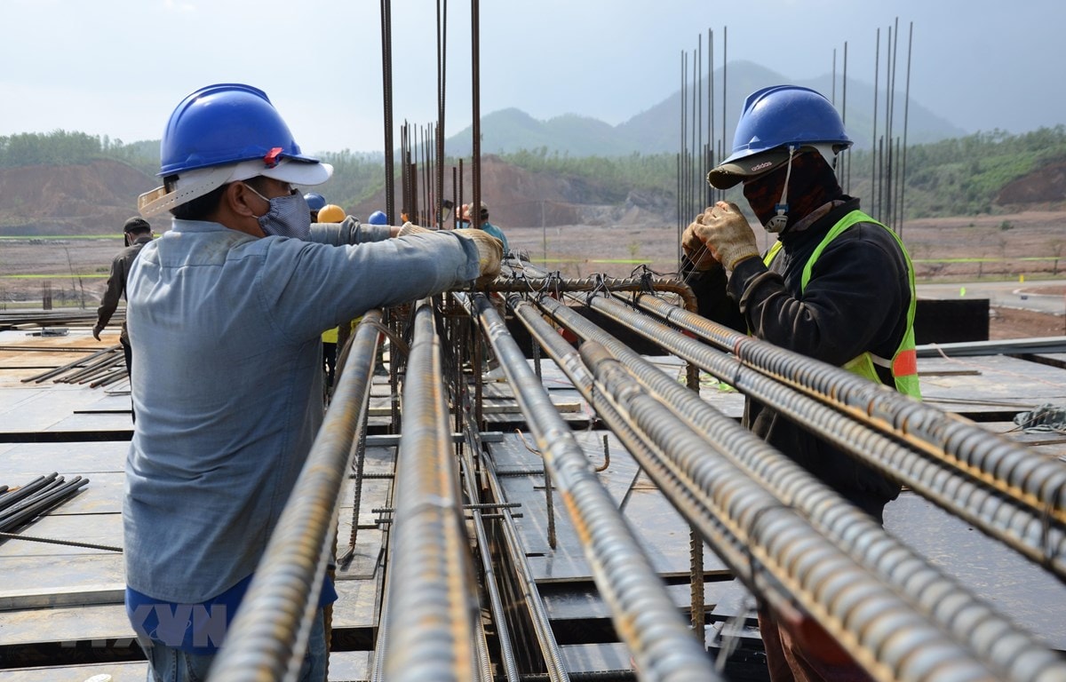 Giá thép hôm nay 256 Quặng sắt rớt giá trên sàn Thượng Hải