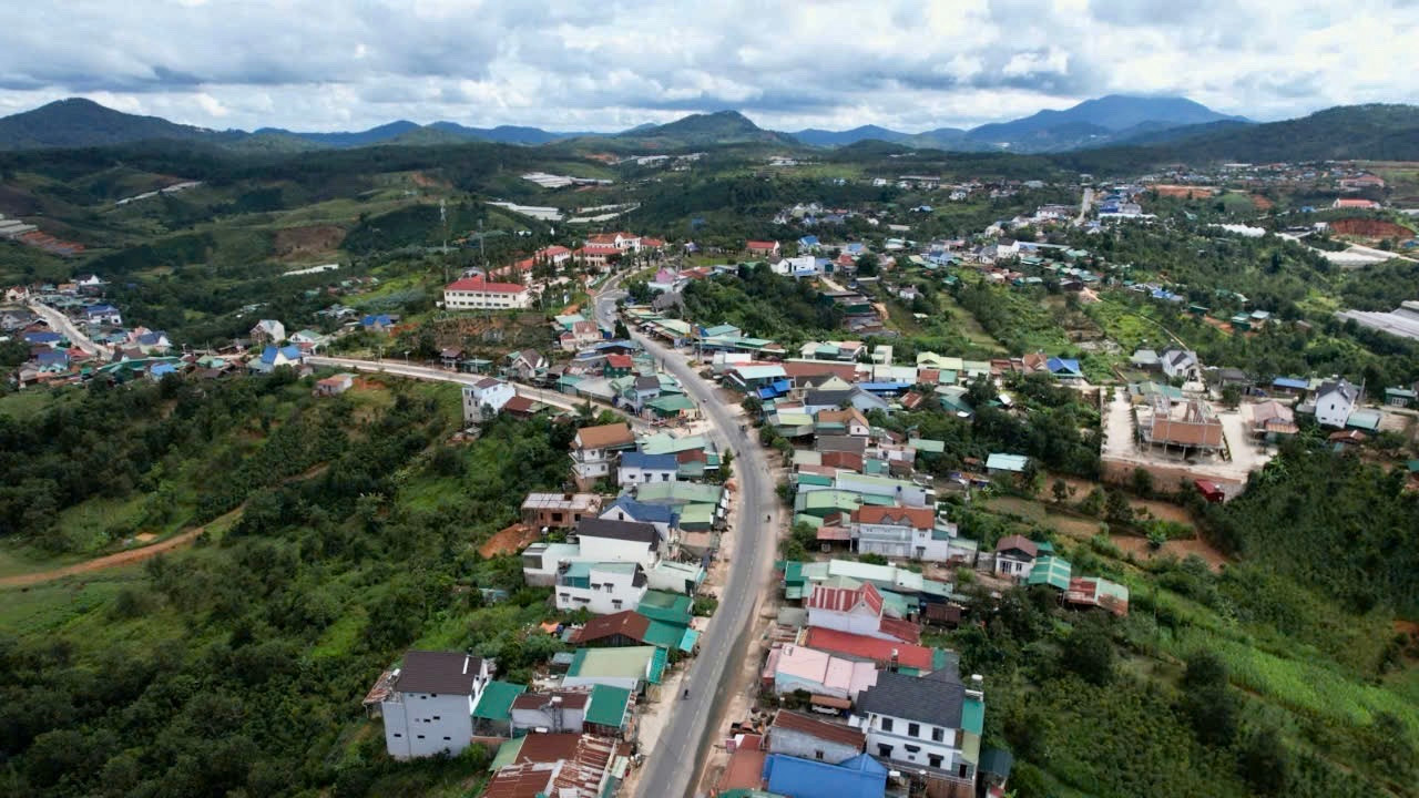 Đạ Nhim về đích xã nông thôn mới nâng cao