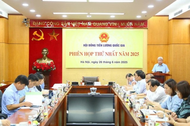 Đề xuất 2 phương án tăng lương tối thiểu vùng- Ảnh 1. Đề xuất 2 phương án tăng lương tối thiểu vùng- Ảnh 1.