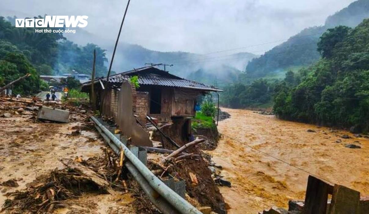 Từ đêm mai 28/6, miền Bắc mưa lớn diện rộng kéo dài khoảng 5 ngày, nguy cơ lũ quét và sạt lở tái diễn. (Ảnh minh hoạ: Quốc Anh)
