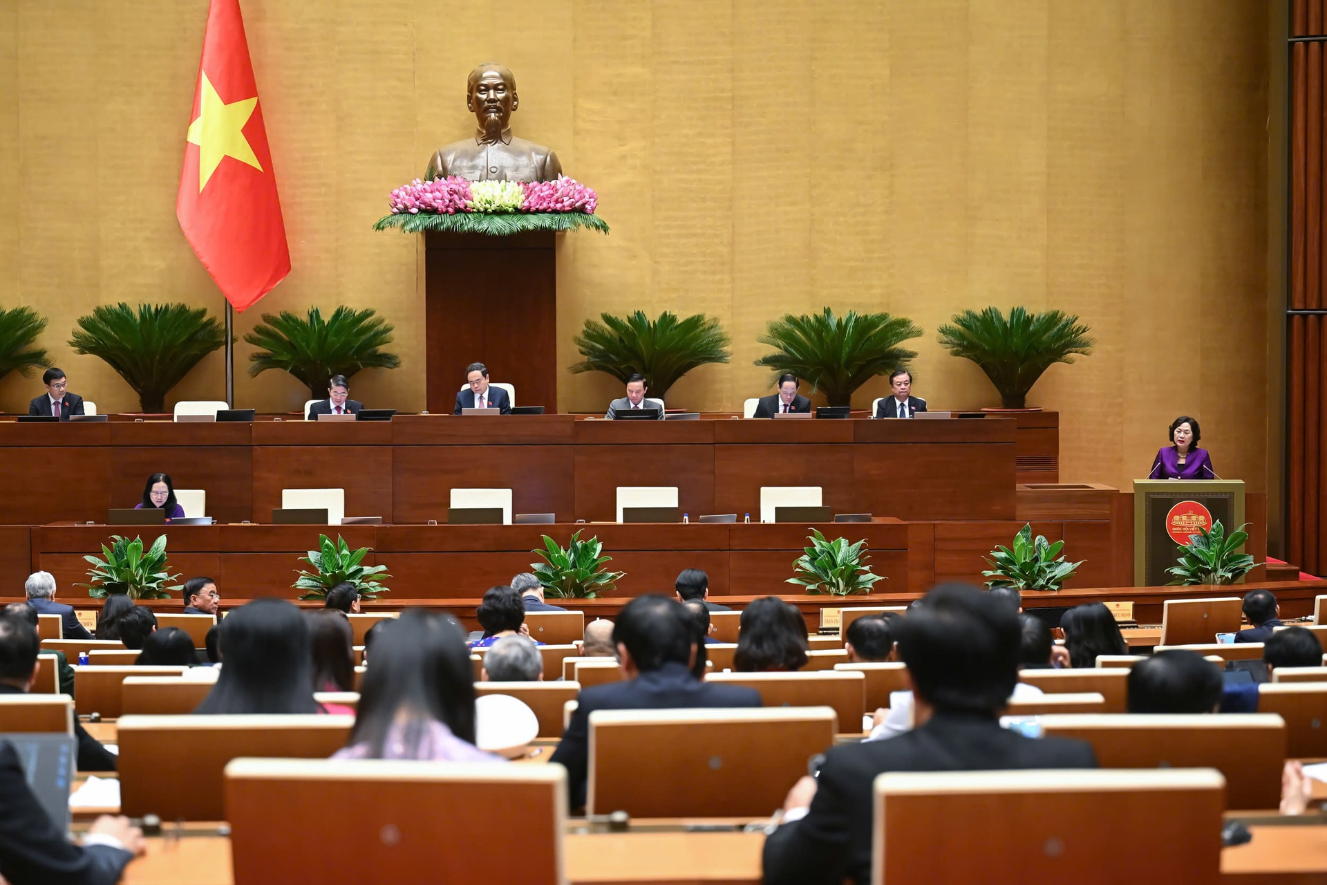 Chính thức thông qua Luật sửa đổi bổ sung một số điều của Luật Các tổ chức tín dụng