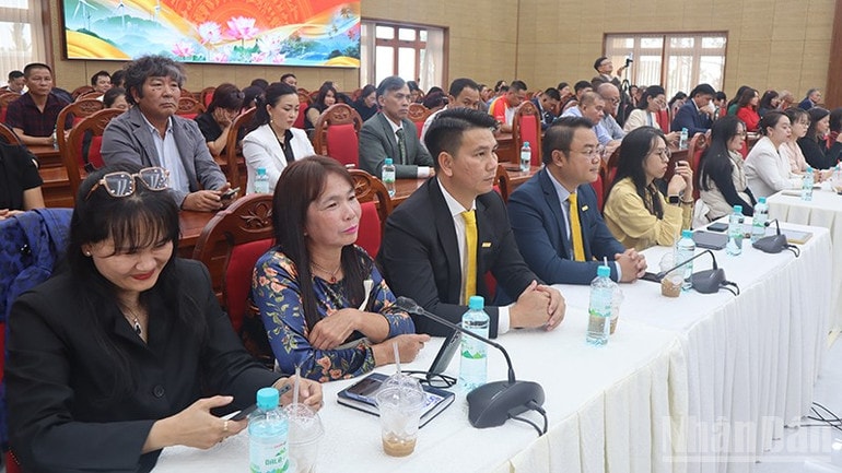 Các đại biểu tham dự chương trình ndo_br_66.jpg