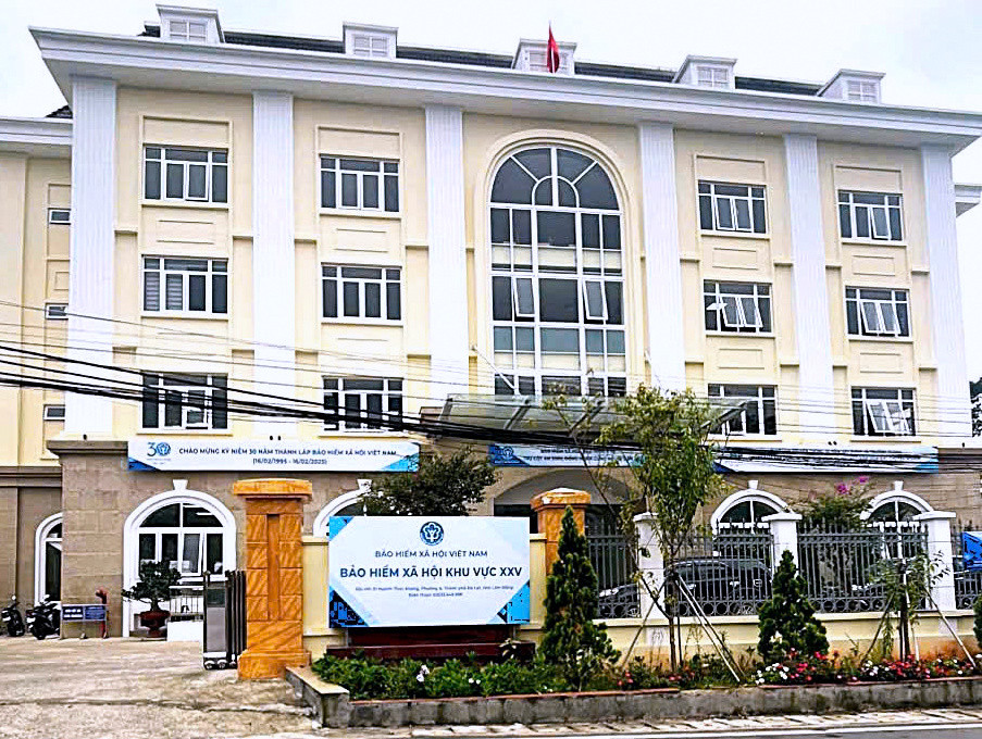 -Trụ sở Bảo hiểm xã hội khu vực XXV Địa chỉ: Số 31 Huỳnh Thúc Kháng, phường Xuân Hương - Đà Lạt, tỉnh Lâm Đồng