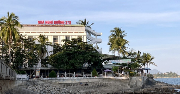 Nhà nghỉ dưỡng trong Công an nhân dân là tài sản công nằm trên đất an ninh, được xây dựng từ nguồn kinh phí ngân sách nhà nước và các nguồn kinh phí hợp pháp khác để bố trí cho cán bộ, chiến sĩ có tiêu chuẩn đi nghỉ dưỡng tại các nhà nghỉ dưỡng; cán bộ, chiến sĩ đi điều dưỡng phục hồi sức khỏe; cán bộ, chiến sĩ đi công tác, dự hội nghị, hội thảo, tập huấn,… và các đối tượng khác được cấp có thẩm quyền phê duyệt sử dụng khi đáp ứng các điều kiện, trình tự, thủ tục quy định tại Điều 6 dự thảo Thông tư này.