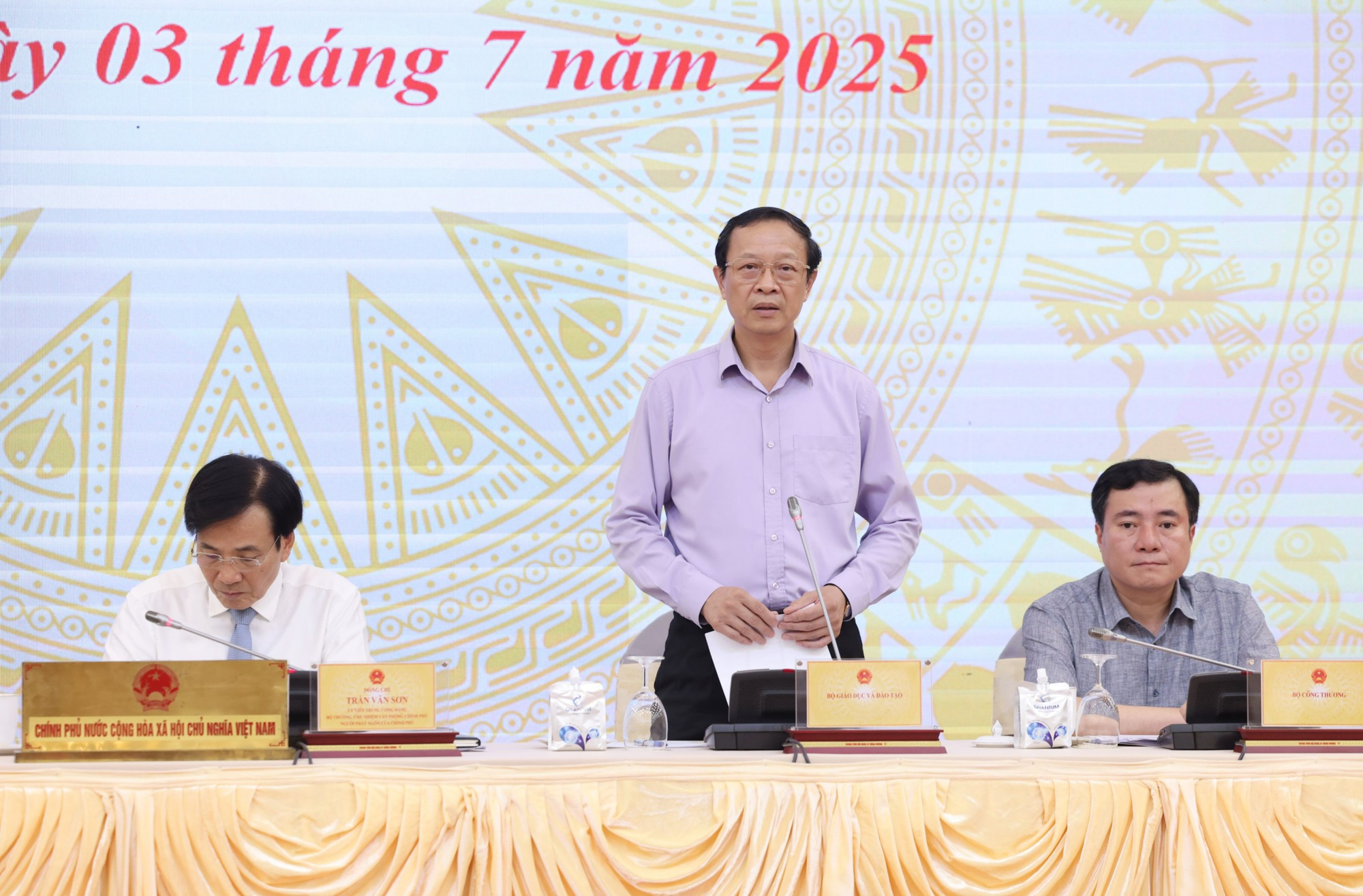 Sẽ trình Thủ tướng Nghị định chính sách học bổng cho người học các ngành STEM- Ảnh 1.