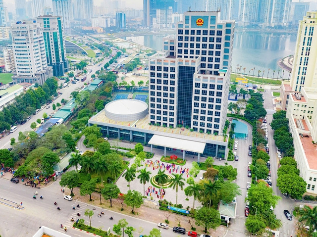 Tiếp nhận người hoạt động không chuyên trách vào làm công chức khi đáp ứng đủ tiêu chuẩn, điều kiện- Ảnh 1.