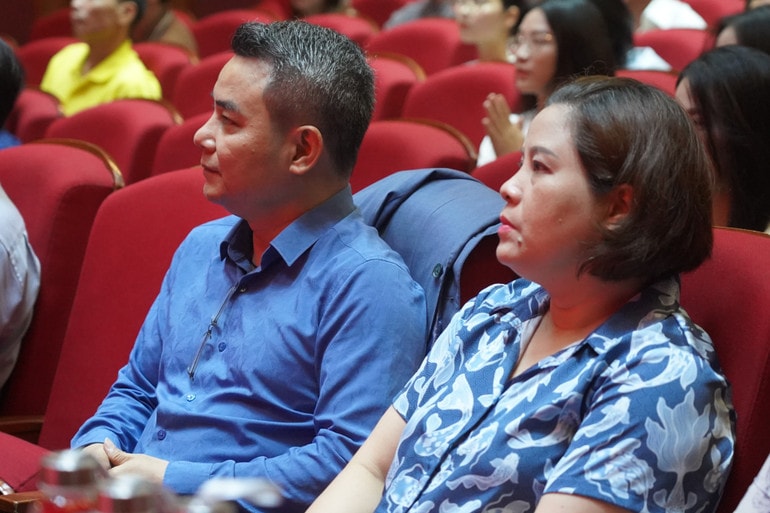 Đạo diễn chương trình kich-3.jpg