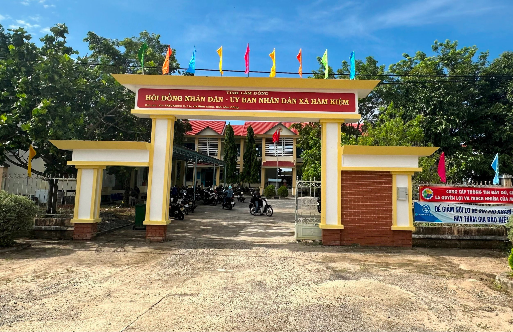 Trụ sở UBND xã Hàm Kiệm