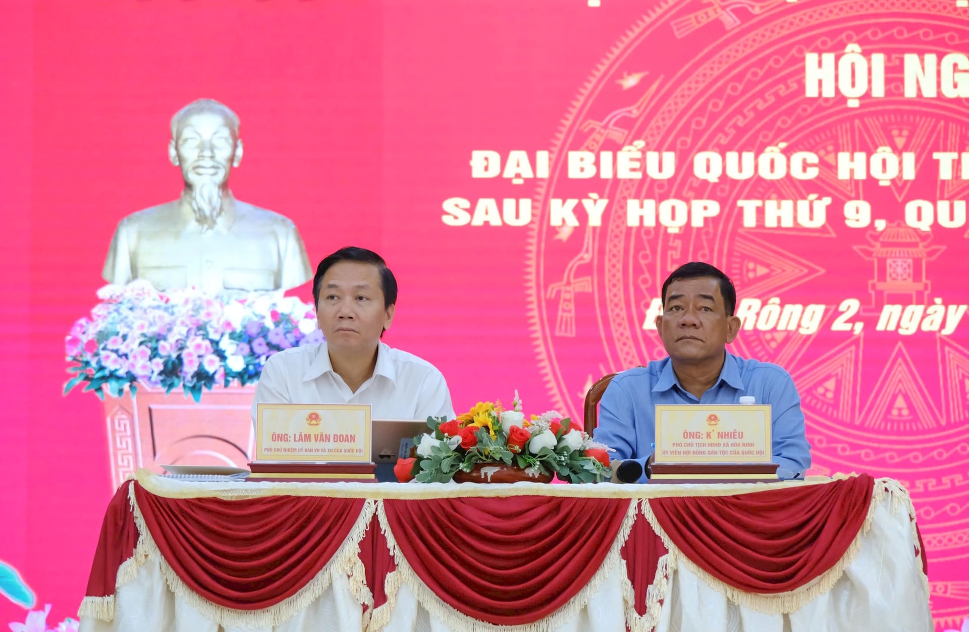 1.-cac-dai-bieu-quoc-hoi-tinh-lam-dong-tiep-xuc-cu-tri-tai-xa-dam-rong-2(1).jpg