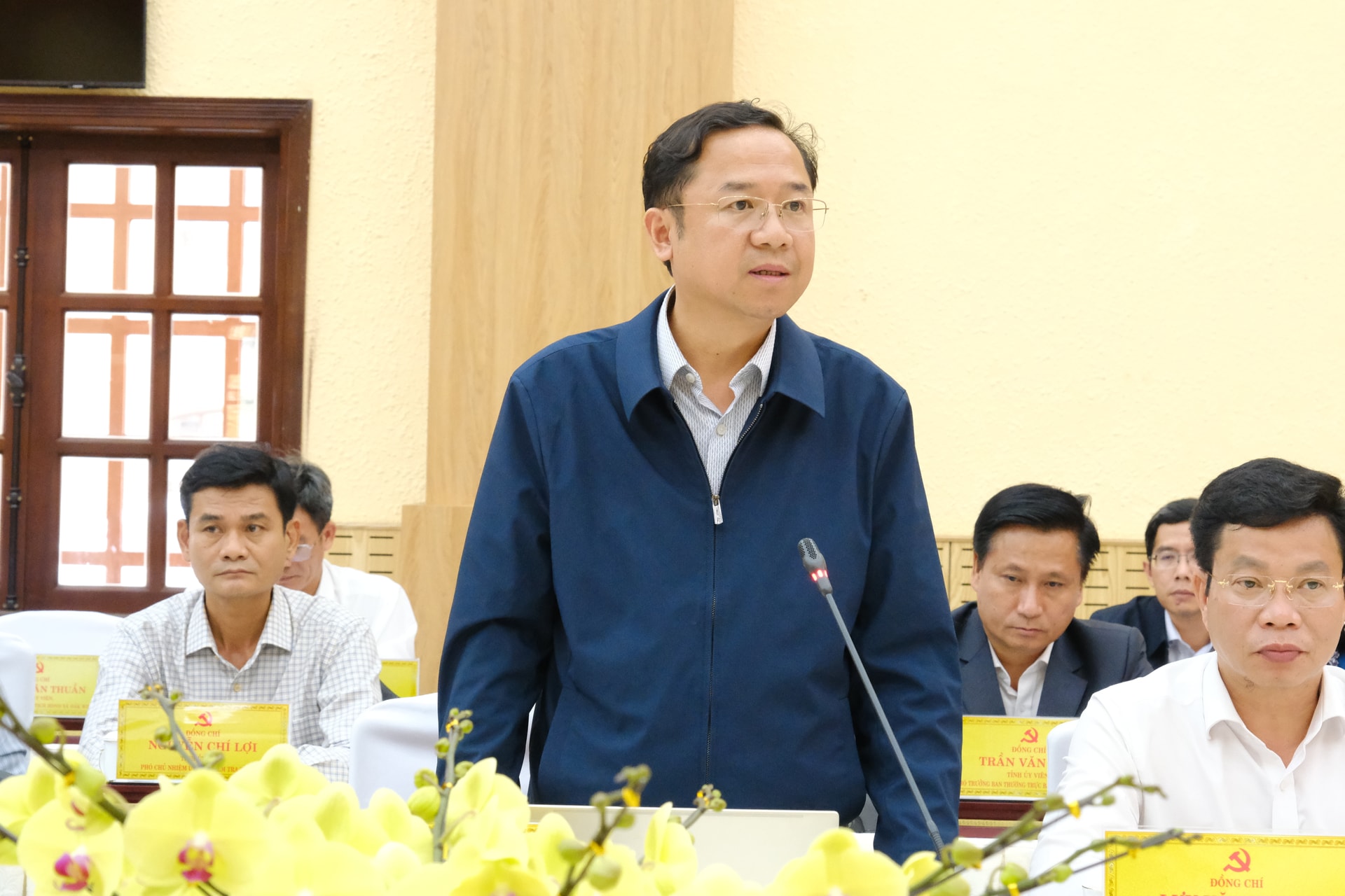 Đồng chí Tôn Thiện Đồng - Uỷ viên Ban Thường vụ Tỉnh uỷ, Trưởng Ban Tổ chức Tỉnh uỷ Lâm Đồng phát biểu tại hội nghị