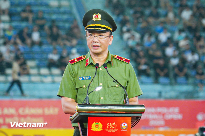 Thiếu tướng Phạm Kim Đĩnh, Cục trưởng Cục Công tác Chính trị Bộ Công an phát biểu bế mạc Giải. (Ảnh: Việt Anh/Vietnam+) vnp-thieutuong.jpg