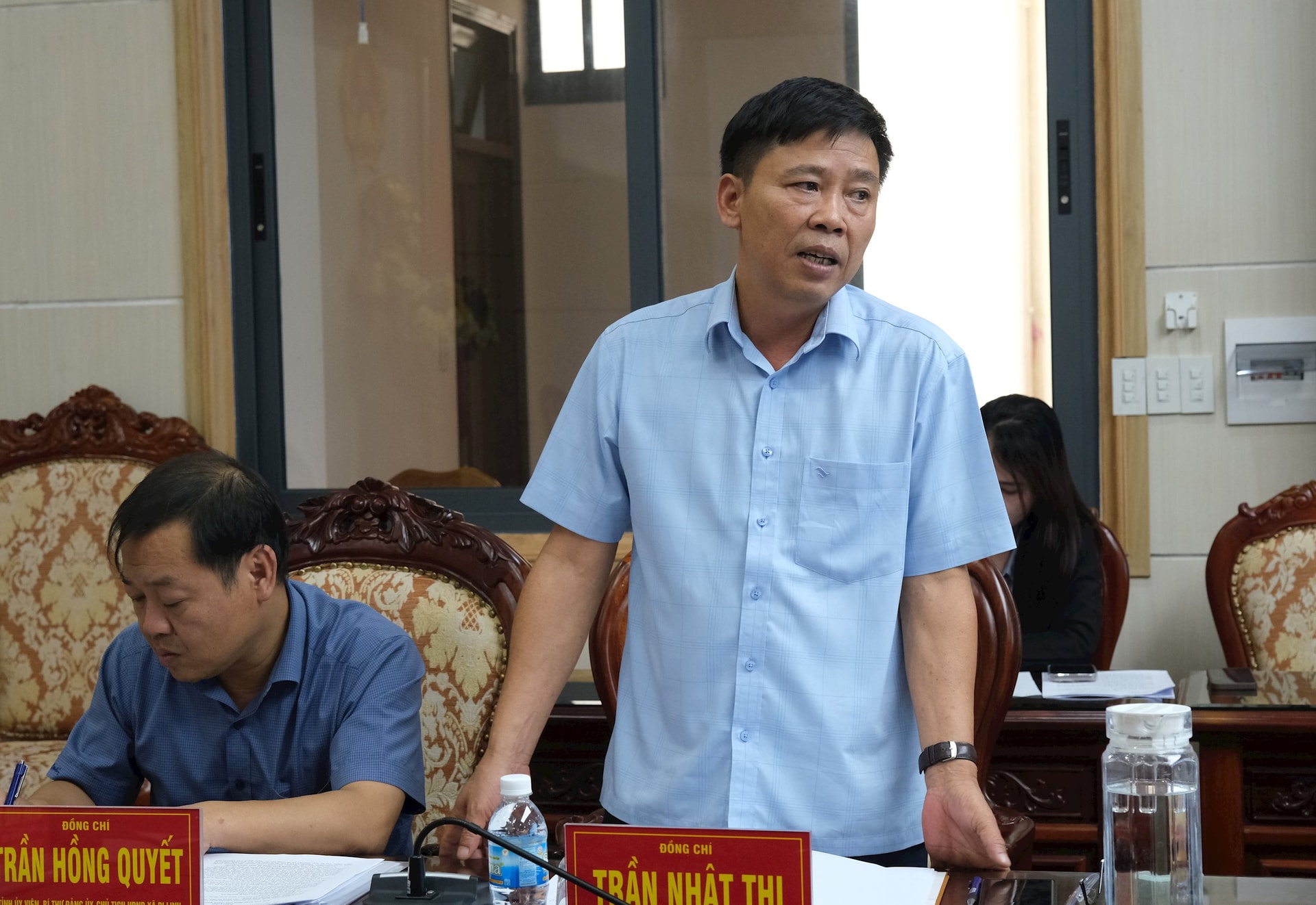 3 Genosse Tran Nhat Thi - Vorsitzender des Volkskomitees der Kommune Di Linh berichtete auf der Sitzung