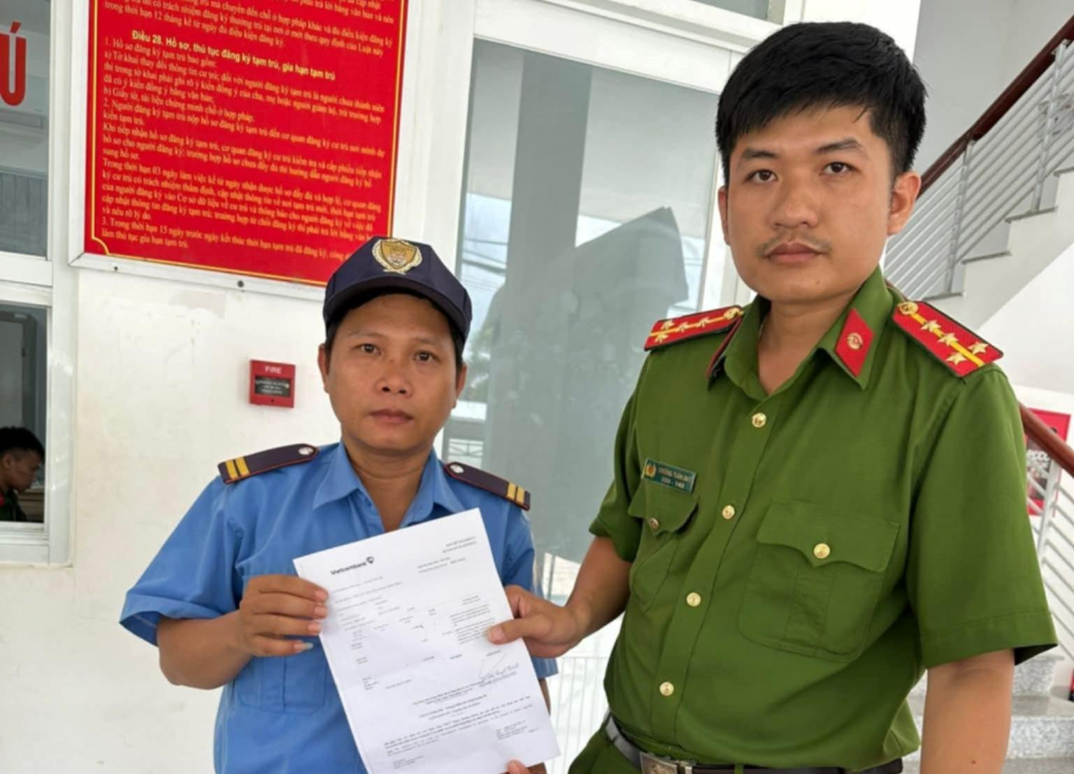 Anh Trí và biên