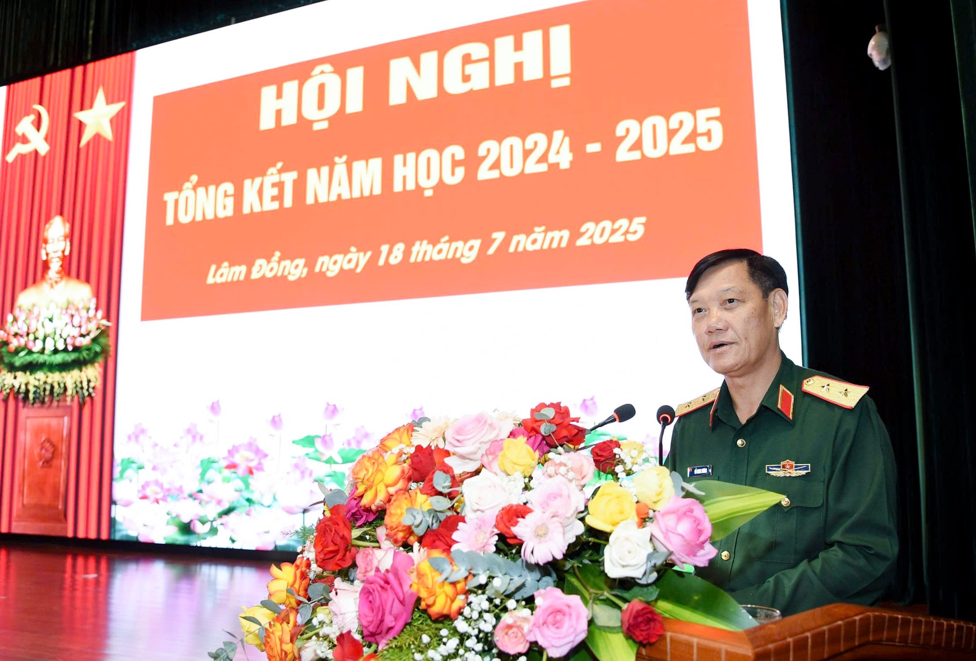 Trung tướng Đỗ Minh Xương - Giám đốc Học viện chủ trì hội nghị