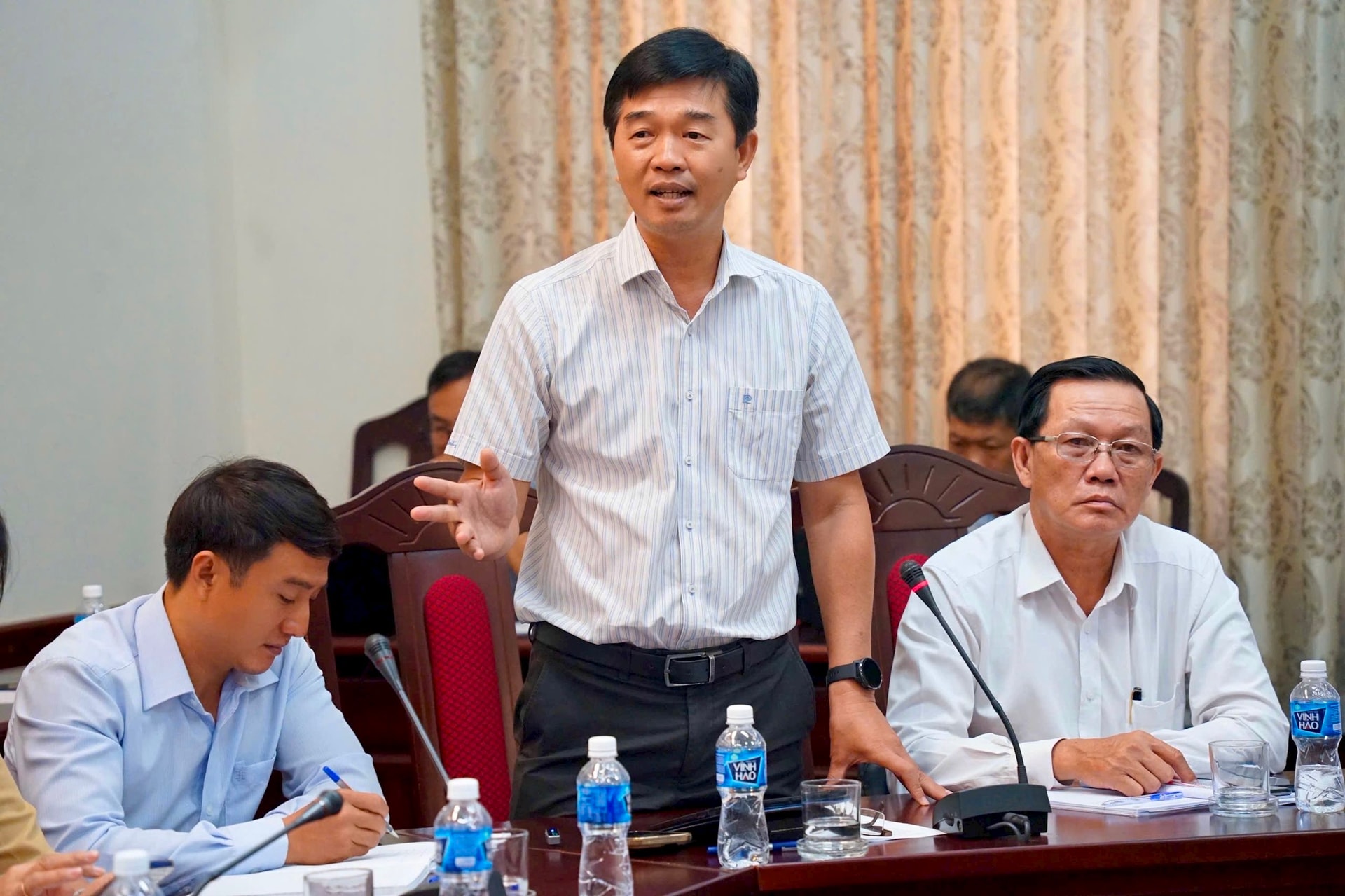 Bí thư phường Phú Thuỷ Phan Nguyễn Hoàng Tân phát biểu ý kiến