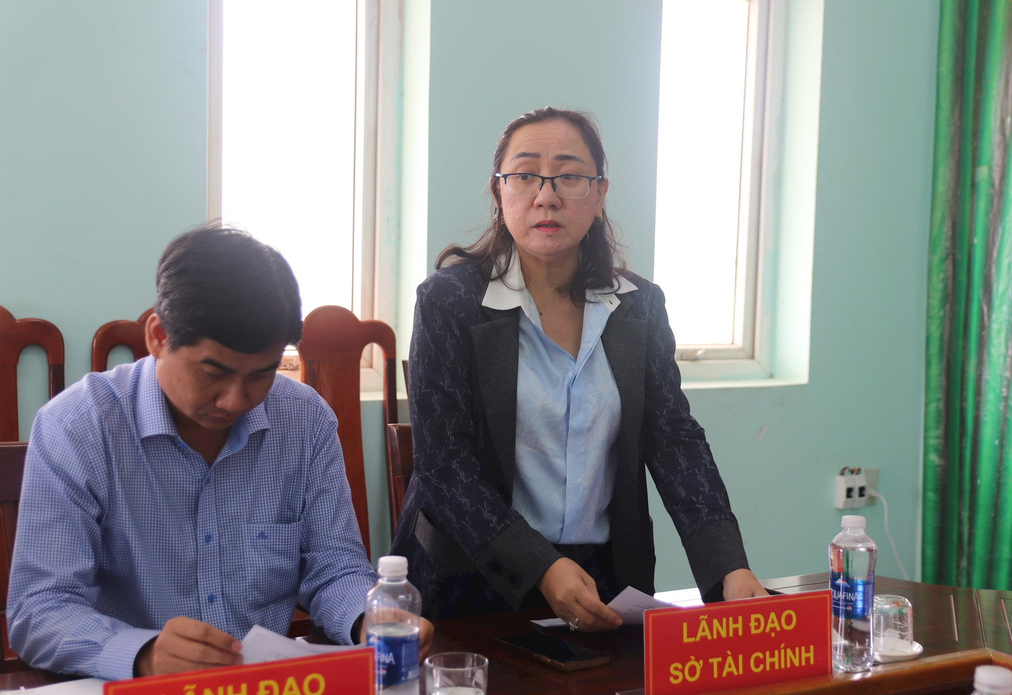 Đại diện lãnh đạo các sở hỗ trợ giải đáp các kiến nghị của các xã