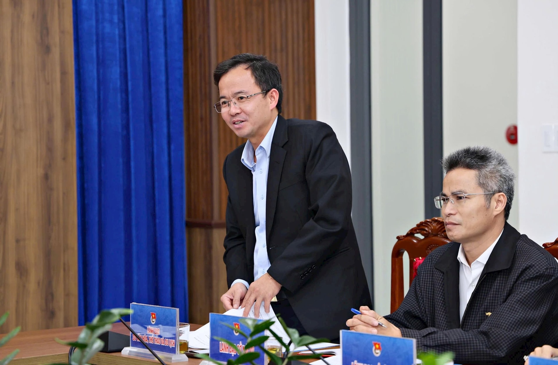 Đồng chí Nguyễn Văn Lộc - Giám đốc Sở Văn hóa, Thể thao và Du lịch đề xuất các phương án phối hợp tổ chức hoạt động tuyên truyền, phong trào chung