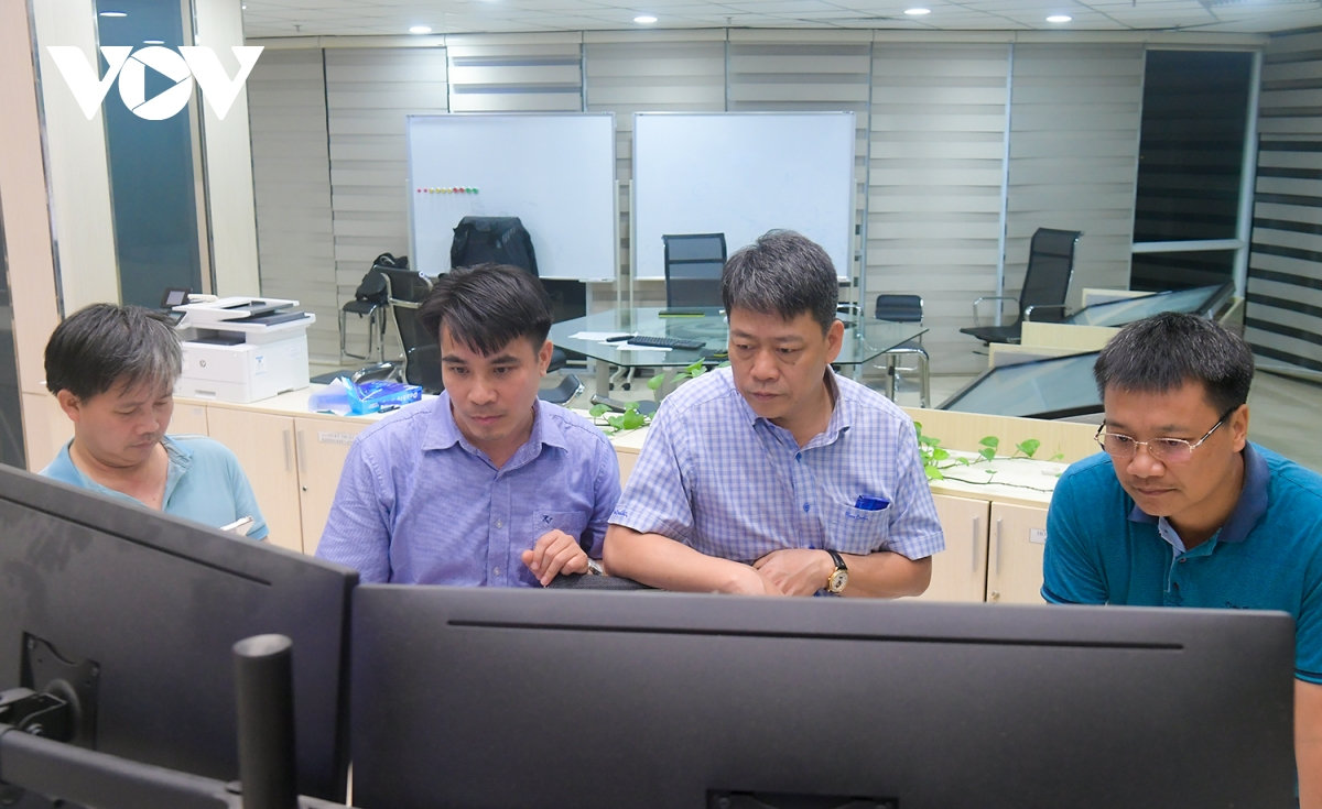 tuc truc 24 24h canh bao so 3 o trung tam du bao khi tuong thuy van quoc gia hinh anh 12