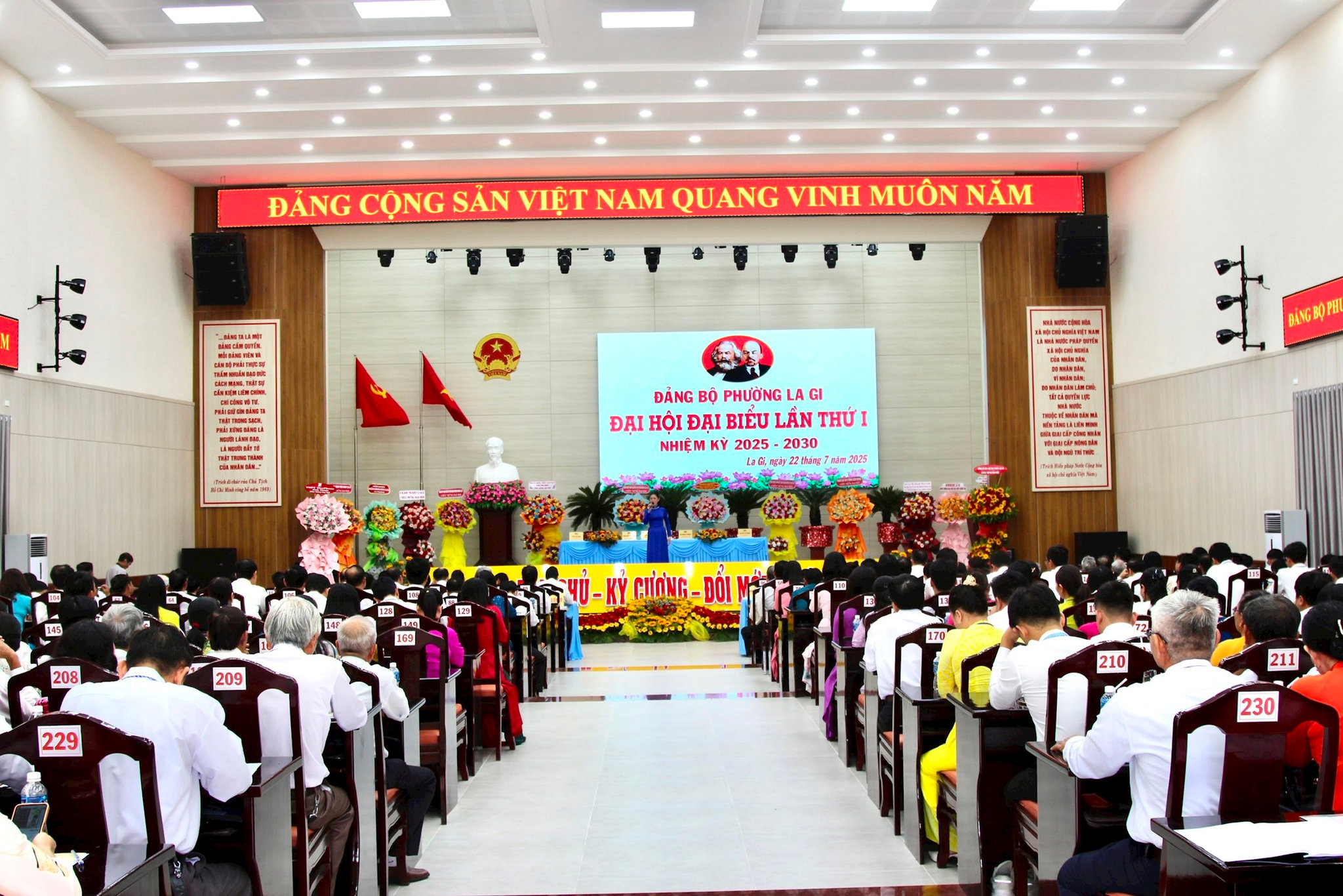 Quang cảnh Đại hội