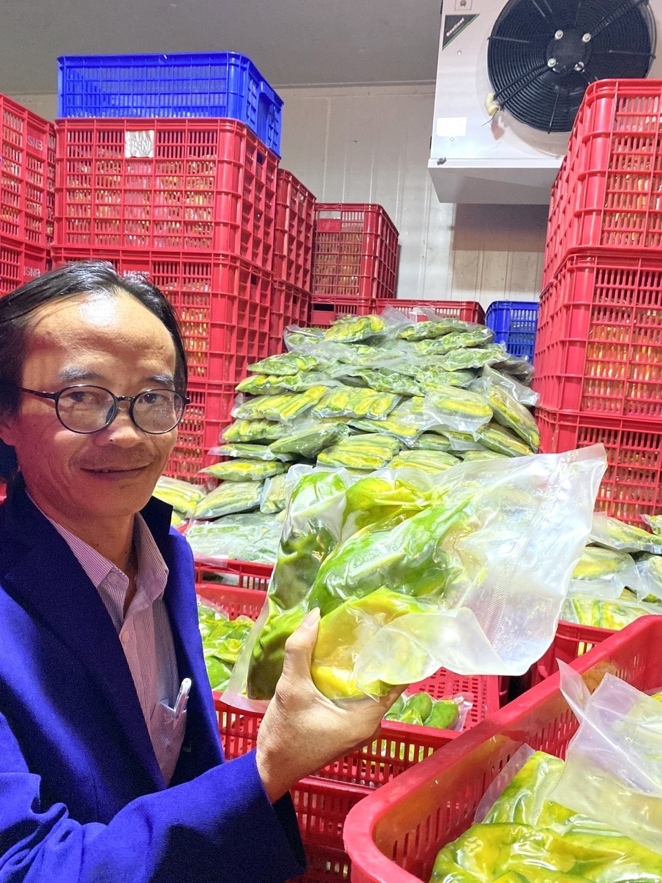 In July 2025, every day, Son Hai High-Tech Agricultural Cooperative, Nam Ban Lam Ha Commune, Lam Dong Province purchased about 10 tons of dragon fruit and avocado from associated households.