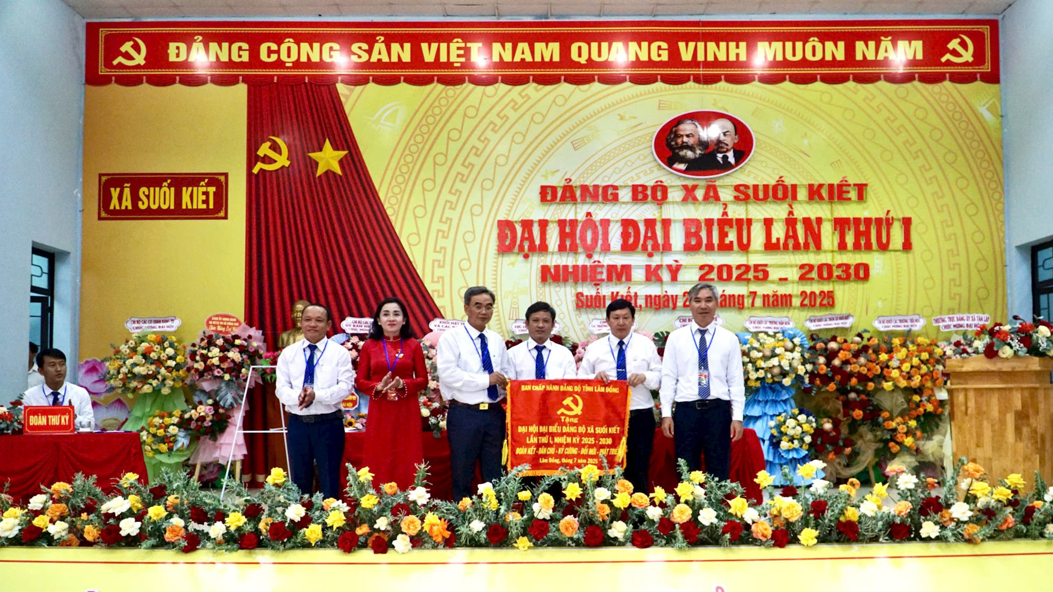 z6830206494810_b6de20bfa32d386d7a681a3747dbb525.jpg