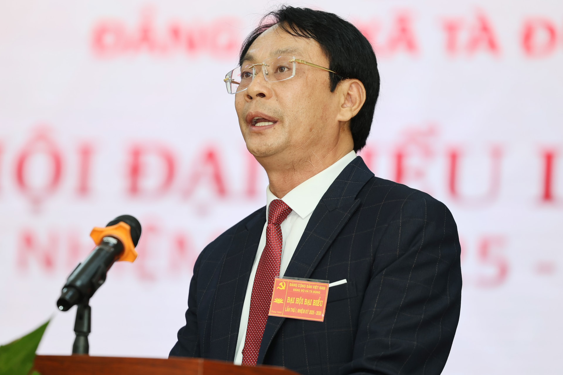 Bí thư Đảng bộ xã Tà Đùng Nguyễn Văn Thông