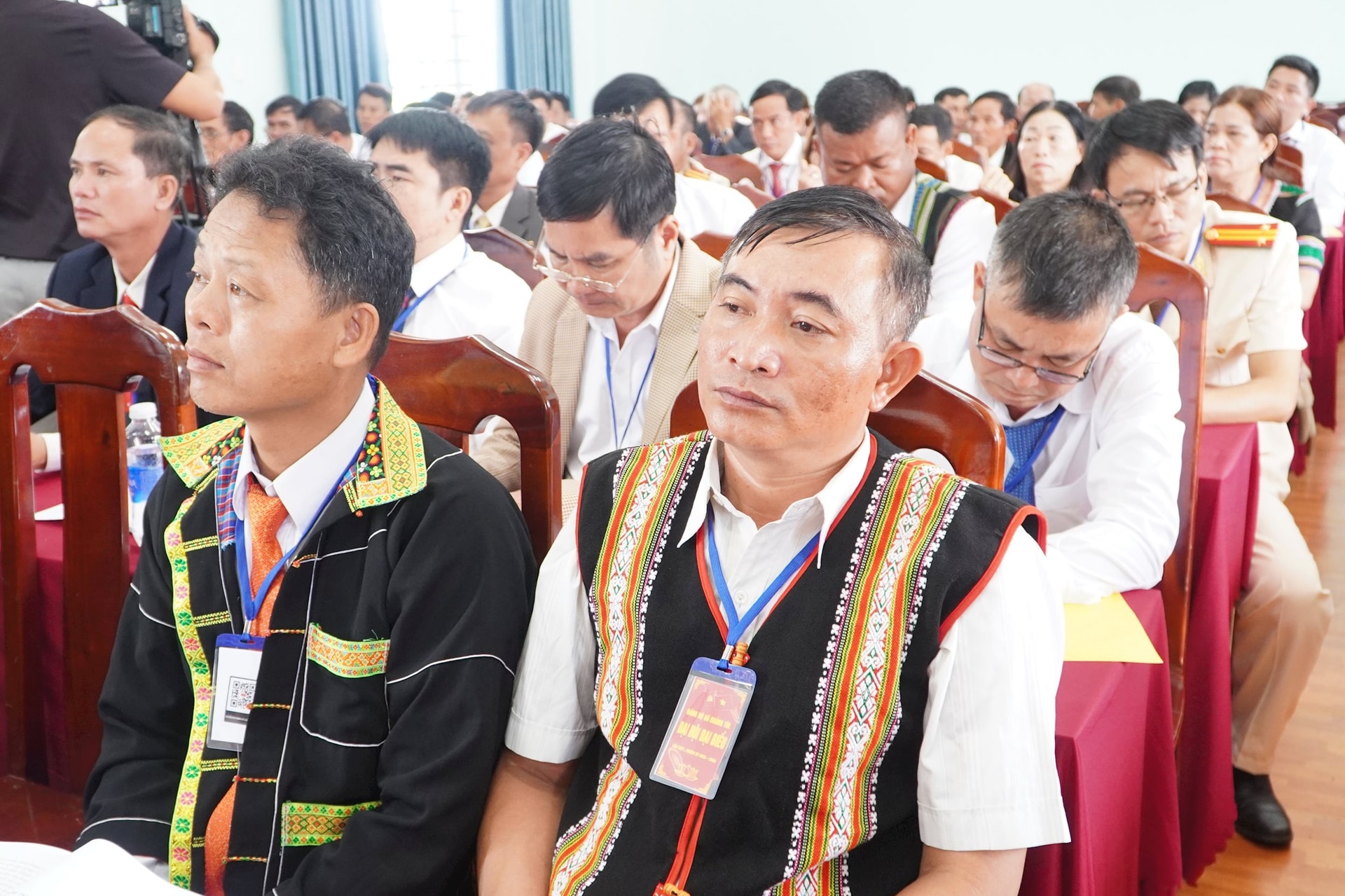 សមាជិកបក្សឆ្នើមមកពីជនជាតិភាគតិចចូលរួមសមាជ
