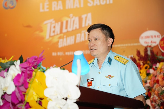 Đại tá Trương Mạnh Phương - Phó Chủ nhiệm Chính trị Quân chủng Phòng không-Không quân phát biểu tại buổi lễ. (Ảnh: PV/Vietnam+) anh08513.jpg