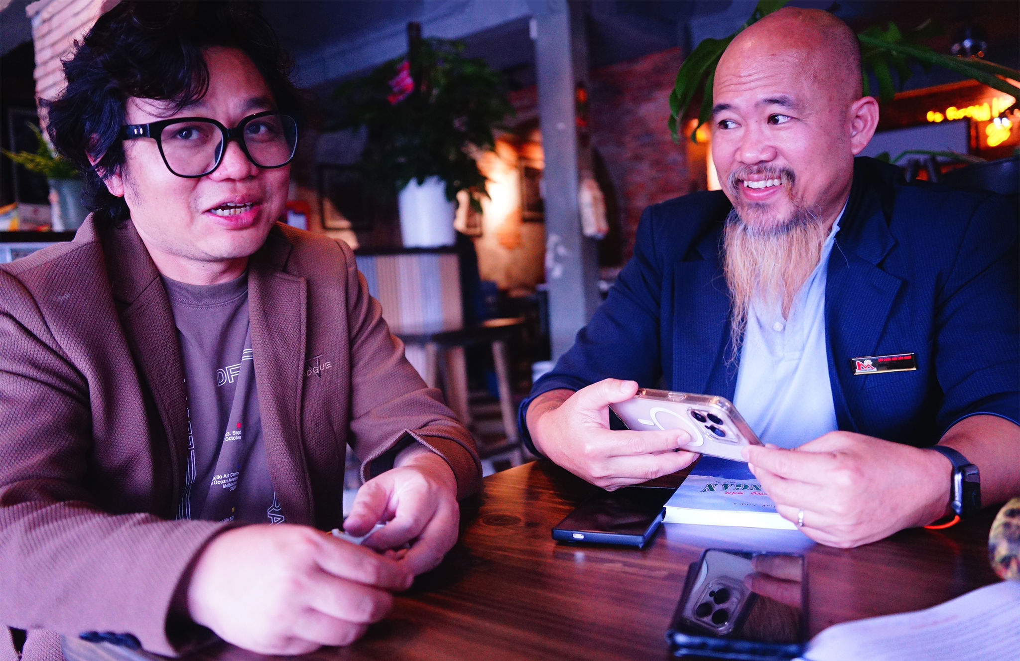 Trương Lê Sơn (trái) và Lê Gia Hưng