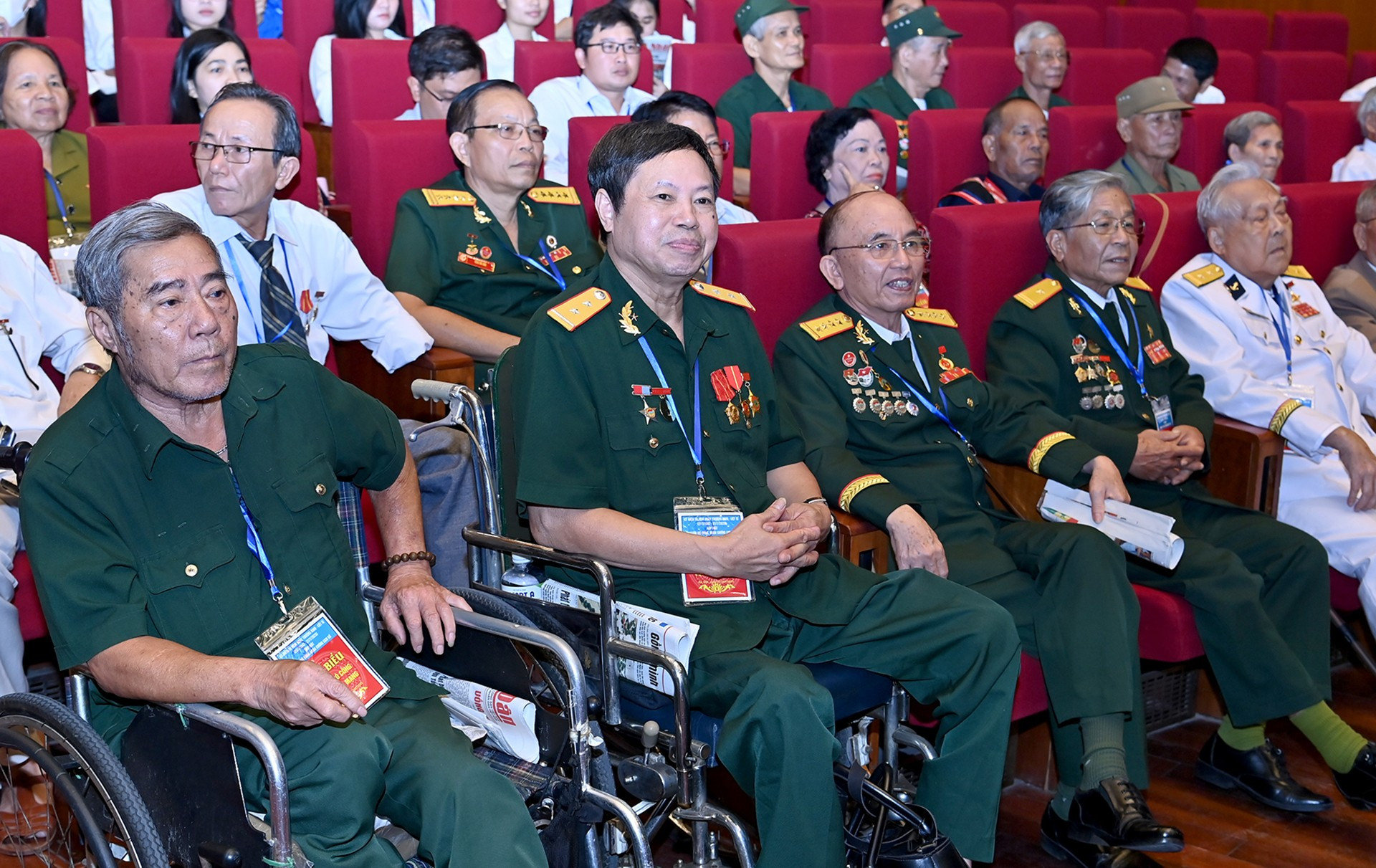3thuong-binh-du-gap-mat-nguoi-co-cong.jpg