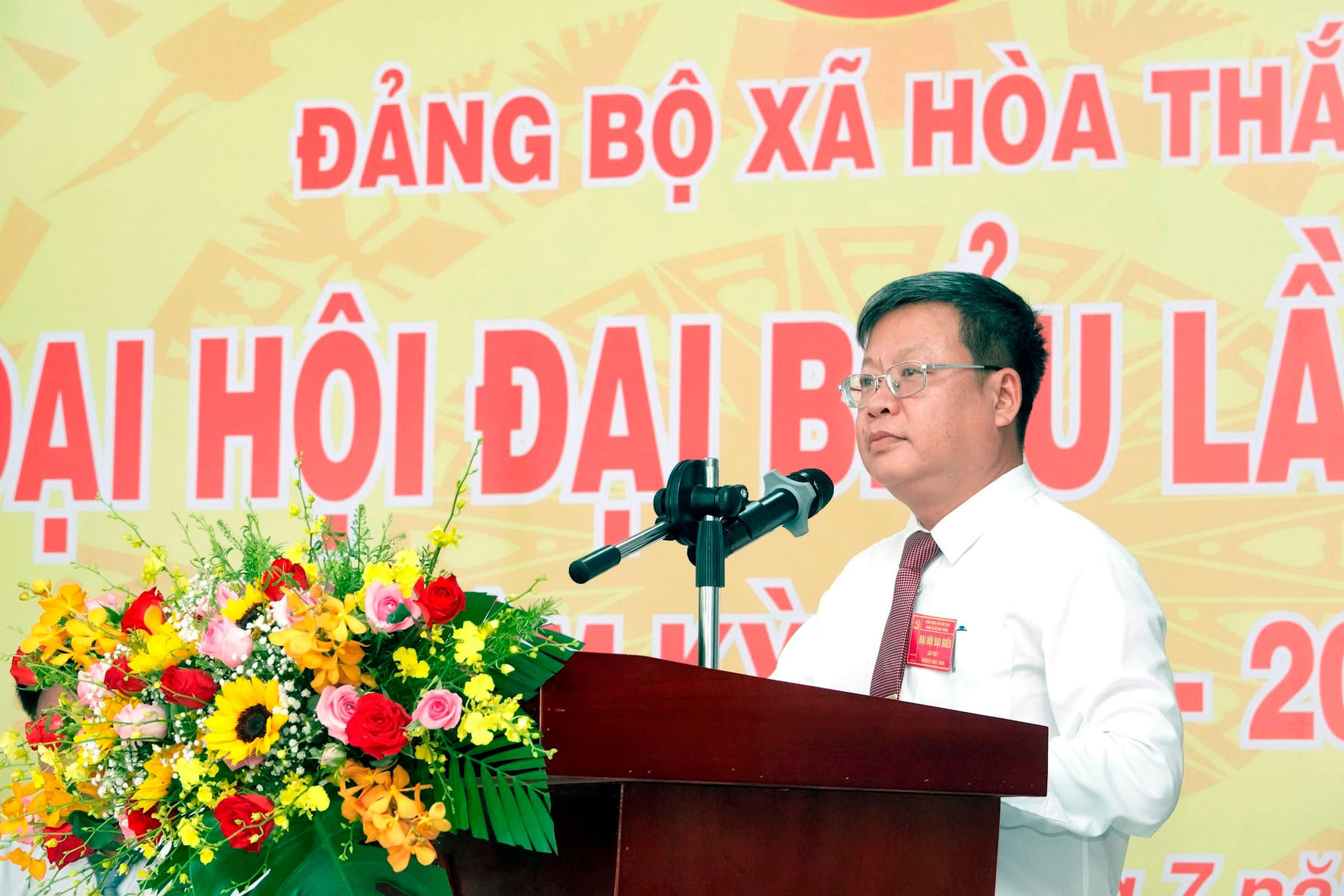 dong-chi-nguyen-duc-hai-tung-bi-thu-dang-uy-xa-hoa-thang-phat-bieu-khai-mac-dai-hoi-anh-n.-lan-(1).jpg