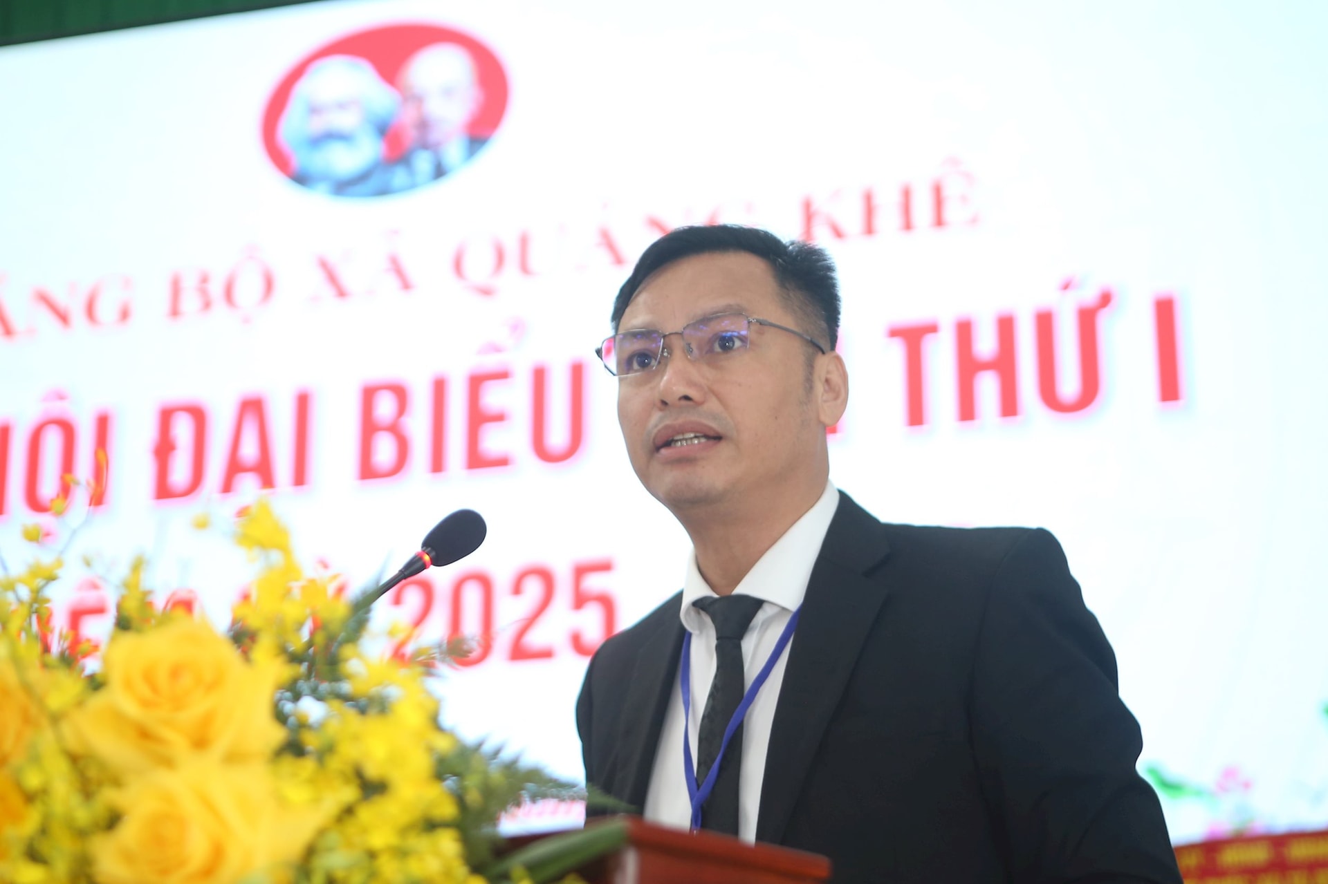 Phó Bí thư Đảng ủy xã, Chủ tịch UBND xã Qua