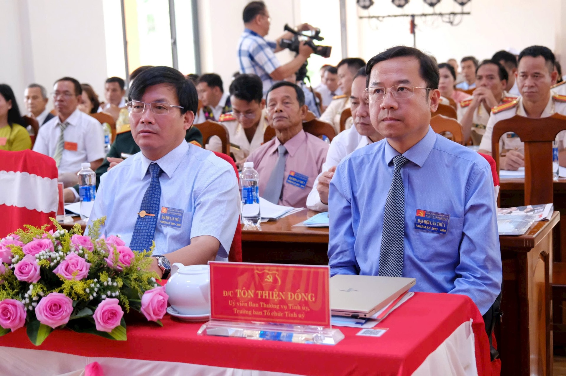 lãnh đạo tỉnh