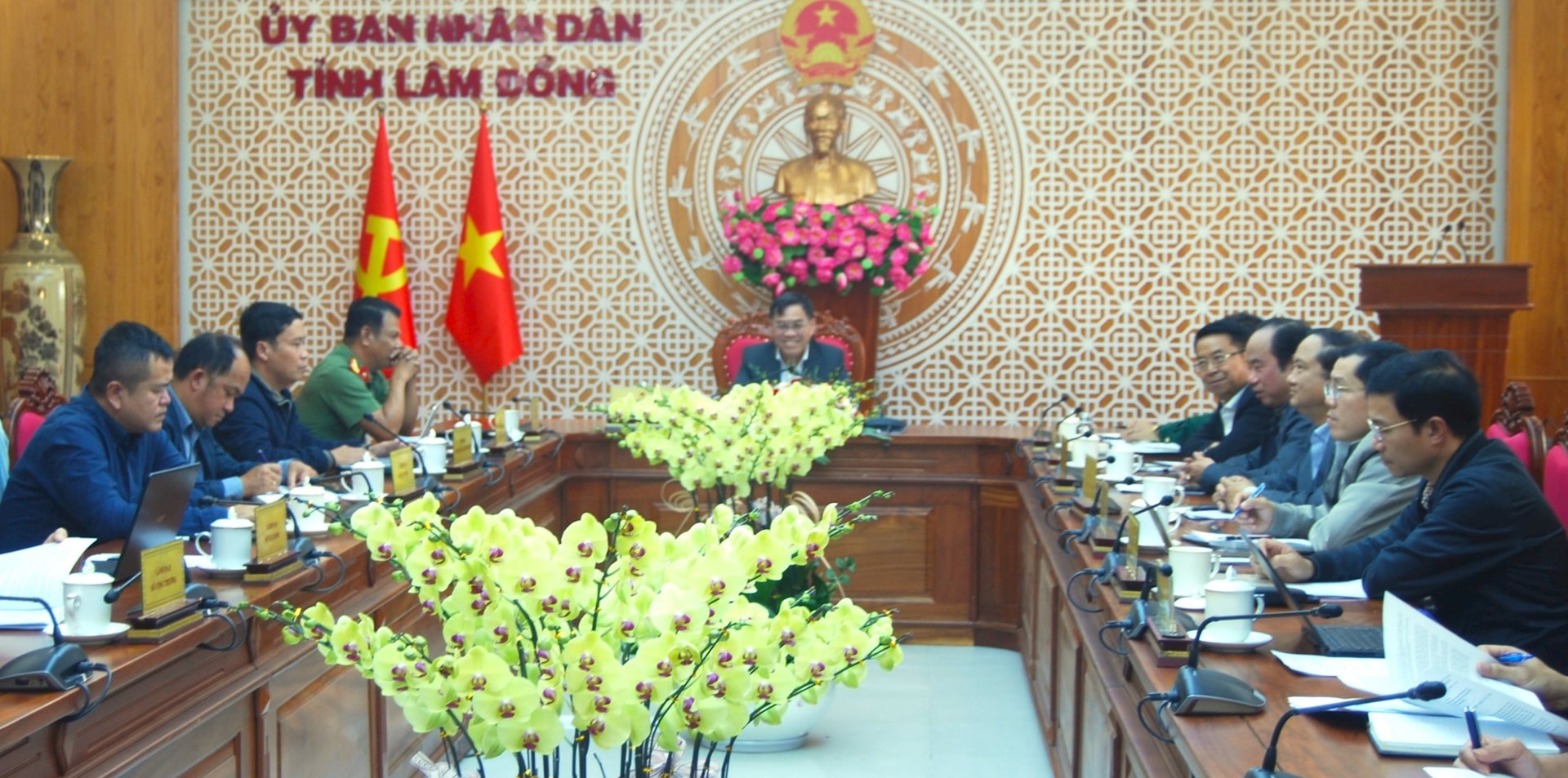 Quang cảnh phiên họp trực tuyến tại điểm cầu Lâm Đồng