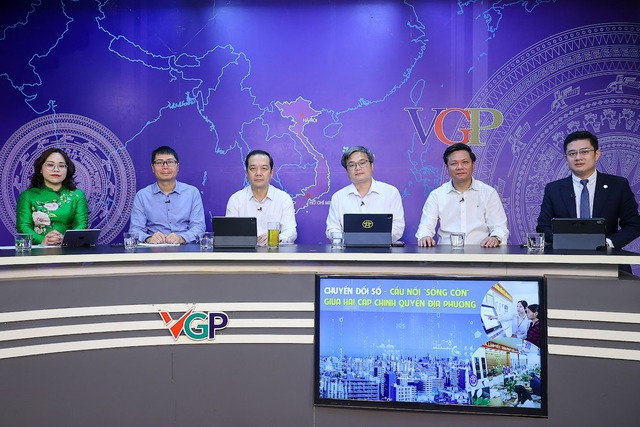 TỌA ĐÀM: CHUYỂN ĐỔI SỐ - CẦU NỐI 'SỐNG CÒN' GIỮA 2 CẤP CHÍNH QUYỀN ĐỊA PHƯƠNG- Ảnh 2.