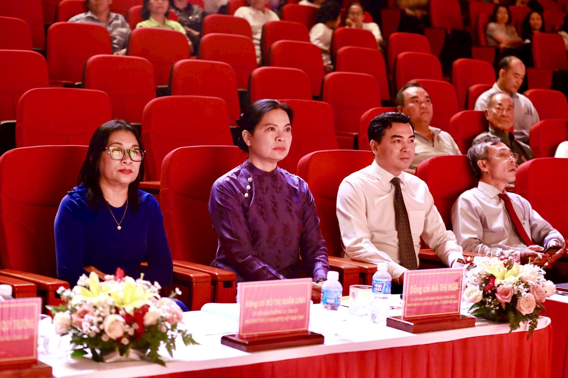 Các đồng chí lãnh đạo tham dự ngày hội