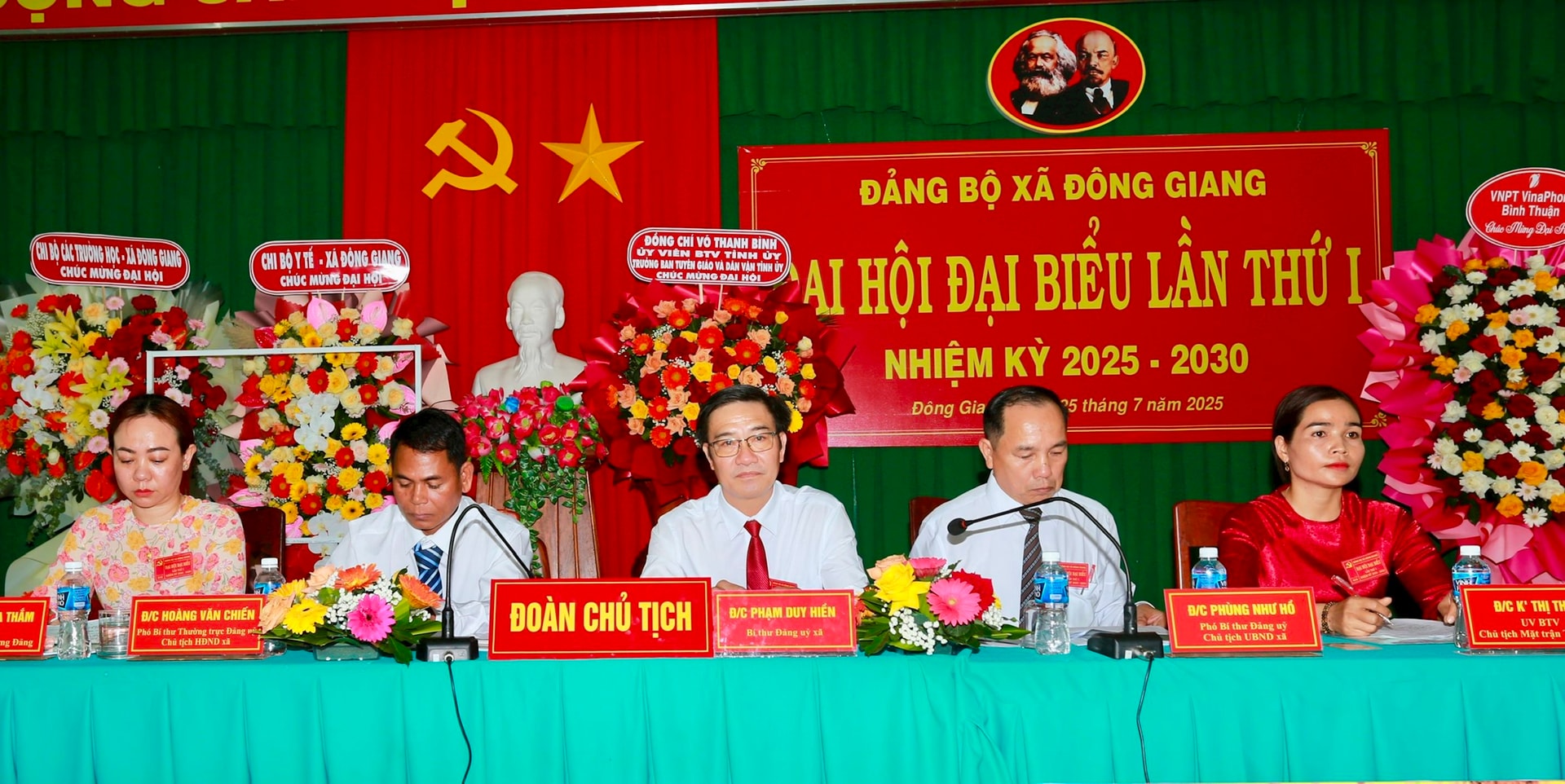 Đoàn Chủ tịch điều hành Đại hội