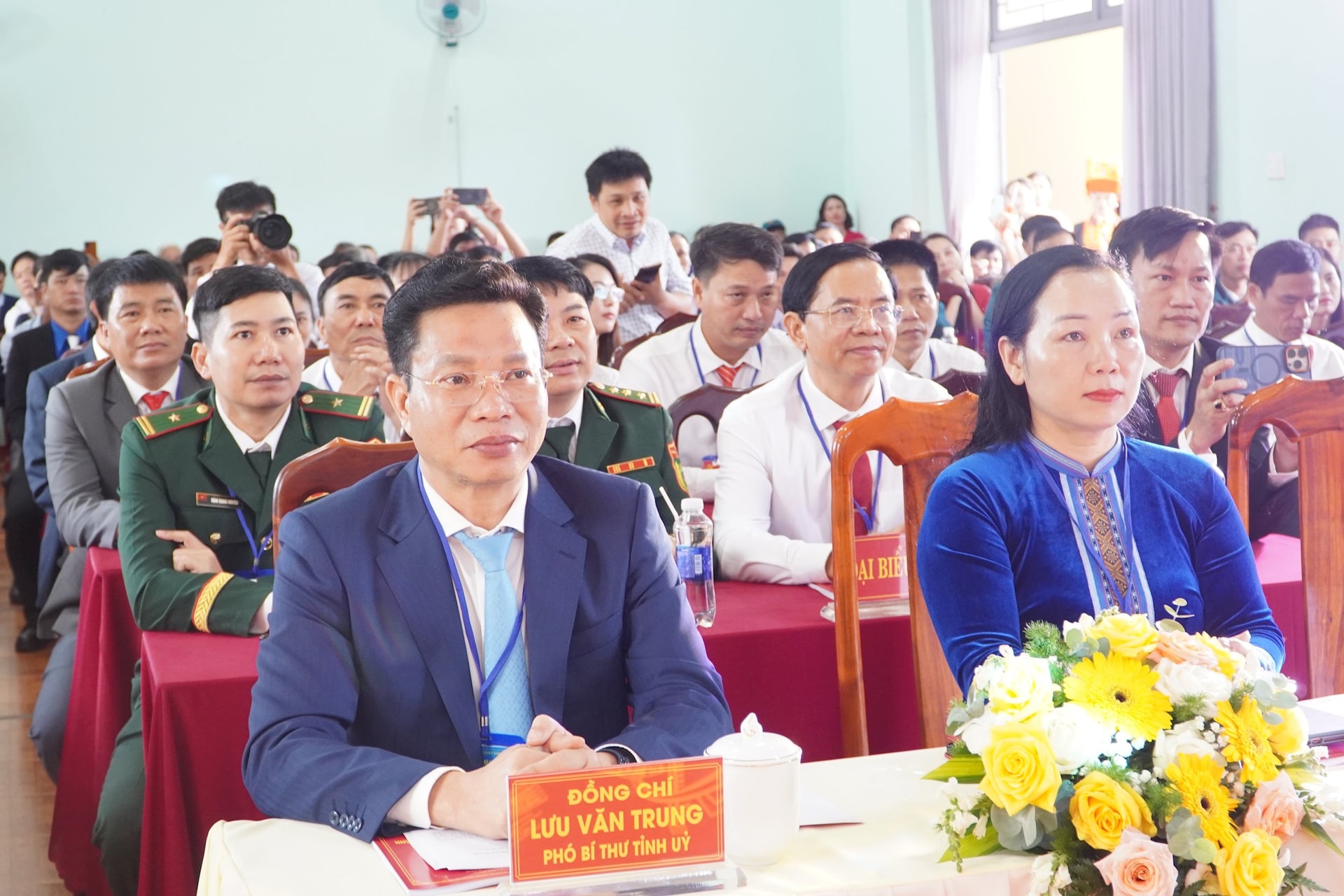 Phó Bí thư Tỉnh ủy Lâm Đôn Lưu Văn Trung và các đại biểu tham dự Đại hội