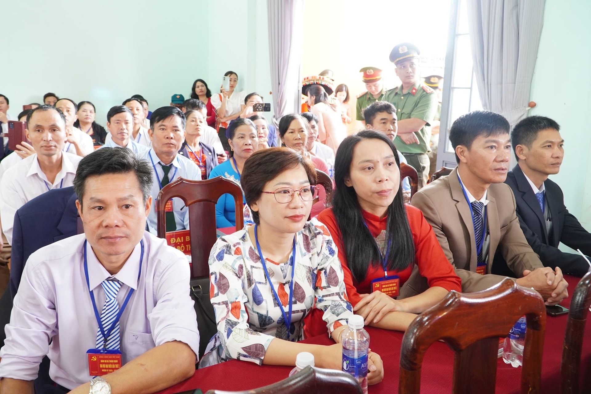 Đại biểu các thôn, bản tham dự Đại hôi