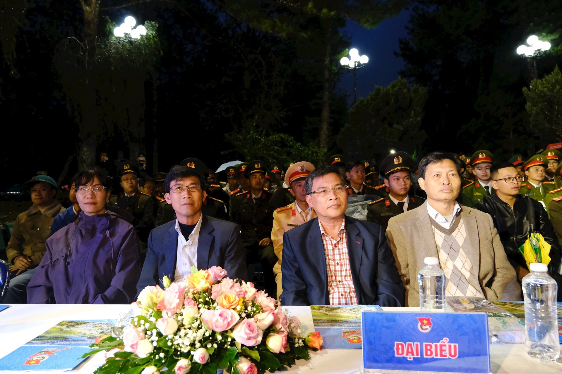 Các đại biểu tham dự buổi lễ