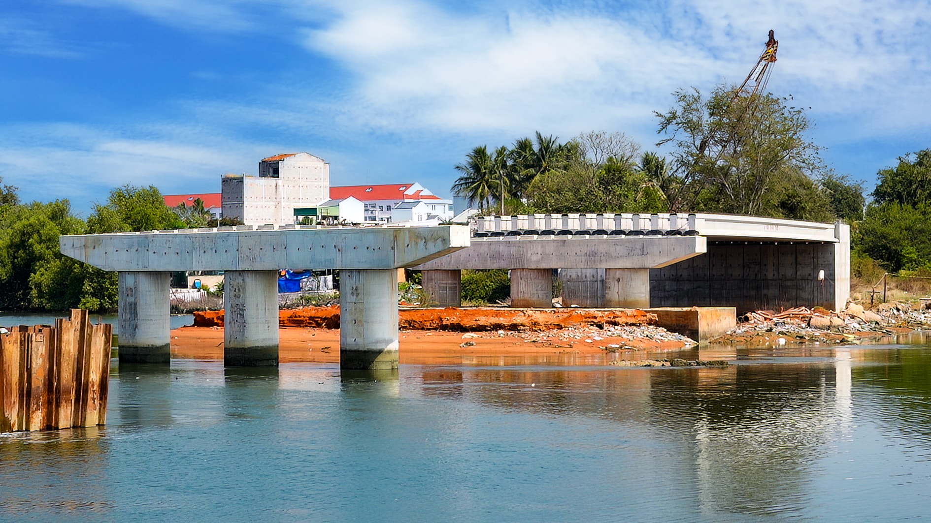 Cầu Văn Thánh phường Bình Thuận (ảnh N. Lân)