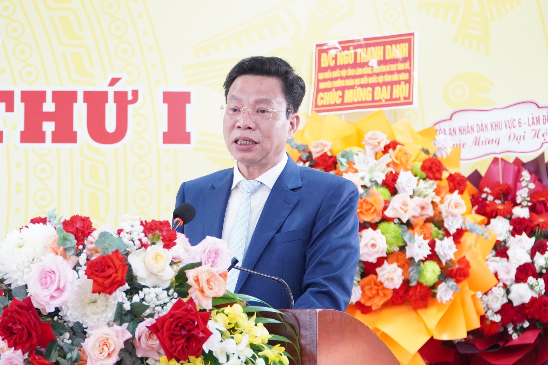 Speaking at the Congress, Comrade Luu Van Trung, Deputy Secretary of the Provincial Party Committee, requested that immediately after the Congress, the Ward Party Committee urgently develop an Action Program to implement the Resolution of the 1st Congress of Bac Gia Nghia Ward Party Committee.