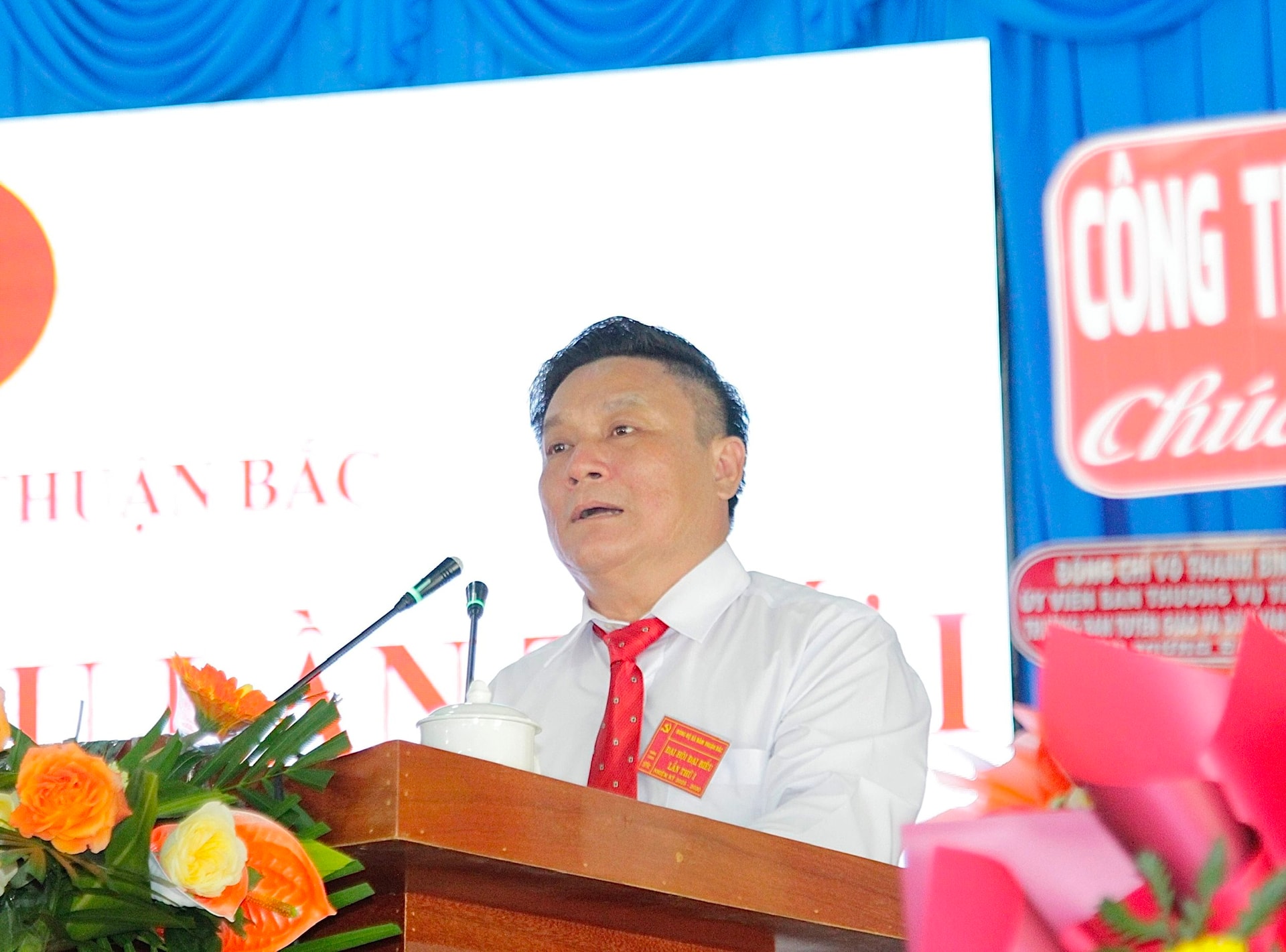 Đồng chí Nguyễn Thành Tân - Bí thư Đảng uỷ xã Hàm Thuận Bắc phát biểu khai mạc Đại hội