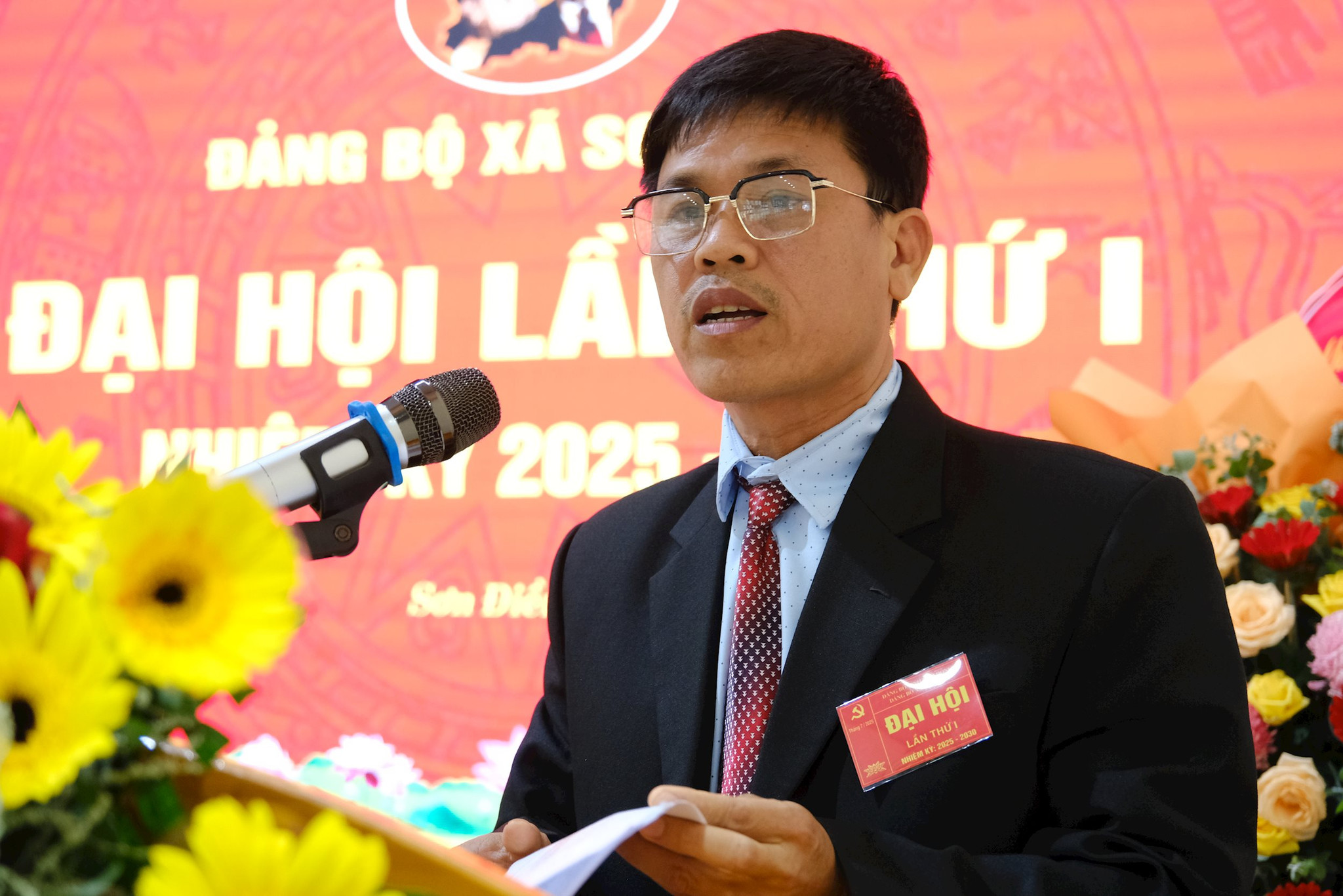 Các đại biểu trình bày tham luận với nhiều đề xuất cụ thể
