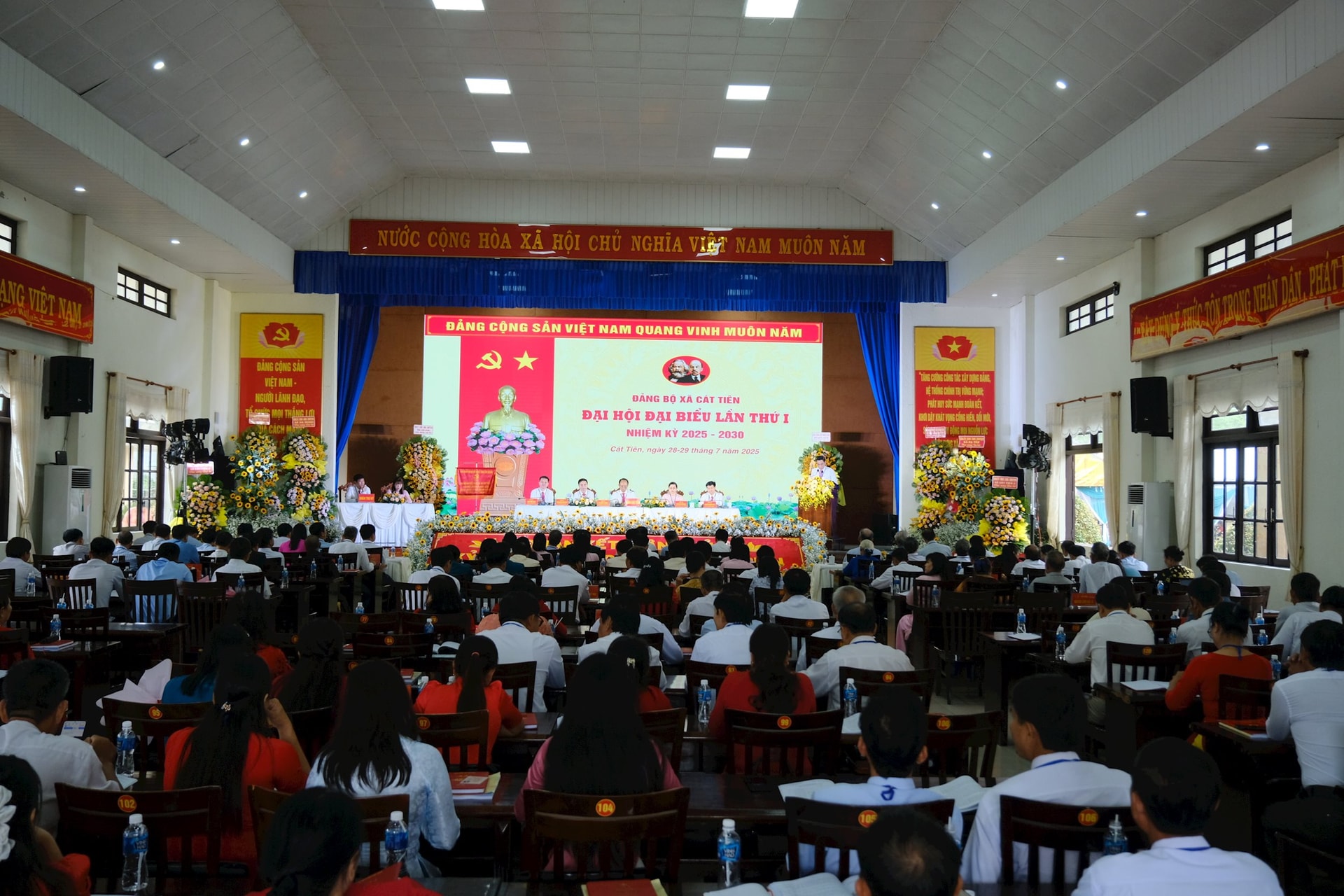 Quang cảnh