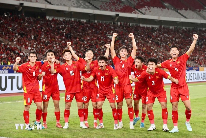 U23 Việt Nam trở thành đội bóng đầu tiên trong lịch sử giải đấu giành 3 chức vô địch liên tiếp. (Ảnh: VFF/TTXVN phát)