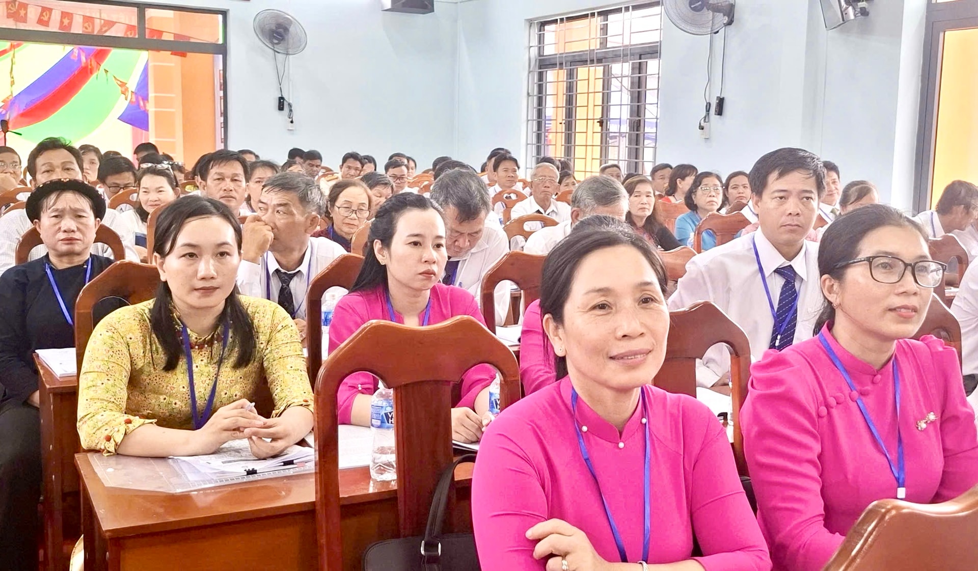 Các đại biểu dự Đại hội 1
