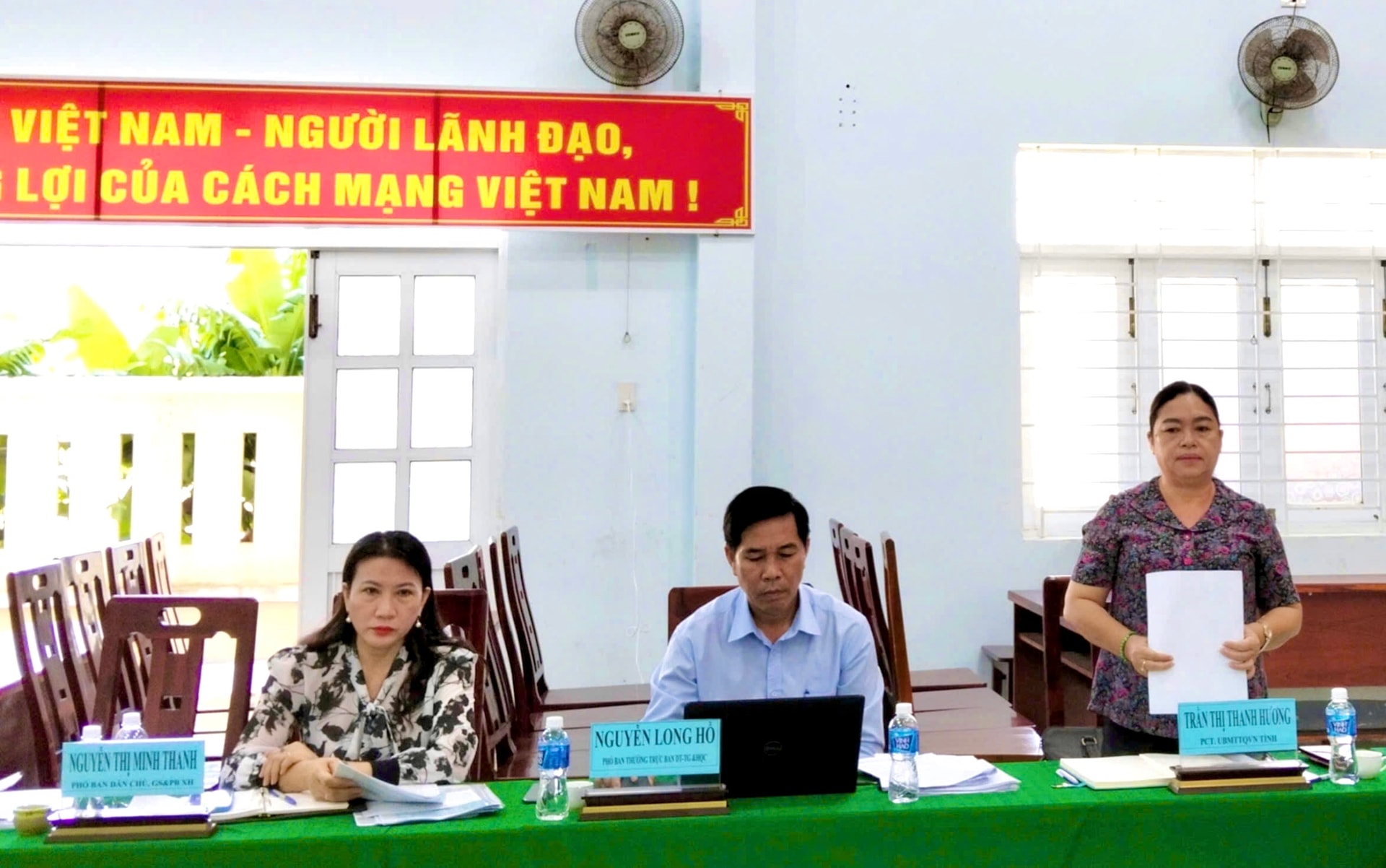 Các đại biểu phát biểu tại buổi làm việc